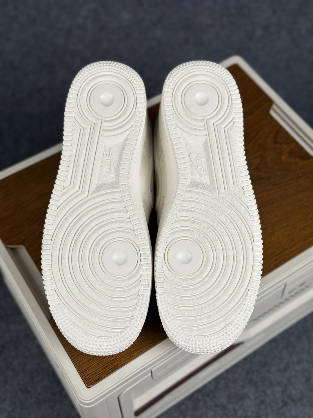 Nike Air Force 1 Low 米红 SS1979-024-Top High Quatity Cheap Sneakers Fashion Clothing Clothes Bags handbags Shoes of all Brand wholesale With The best Quality And Beautiful Price from China Factory Chinese suppliers wholesaler seller Nike Air Force 1 Low 米红 SS1979-024