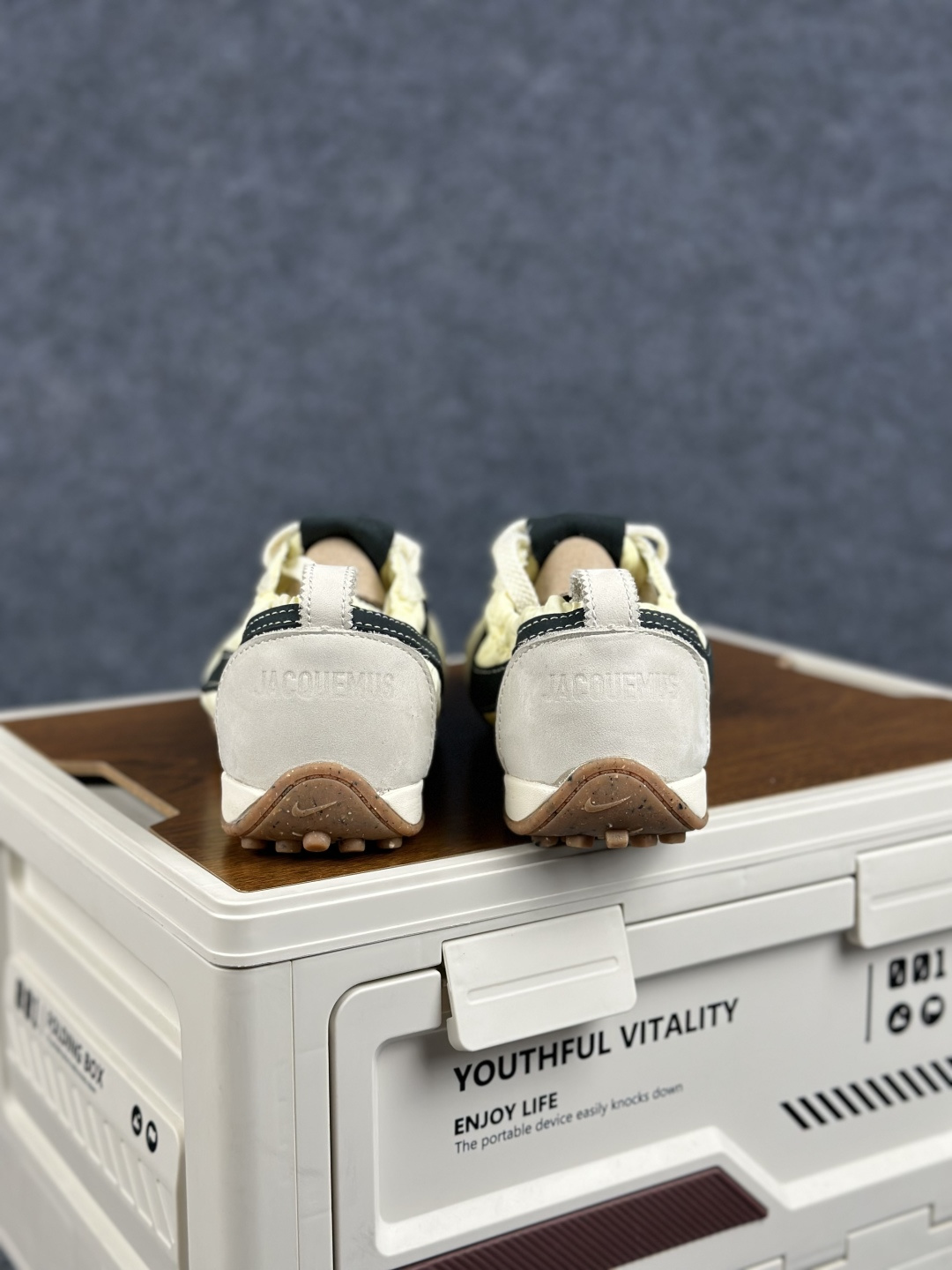 Jacquemus x Nike Moon Shoe SP 网红薄底低帮生活休闲鞋 HV8547-700-Top High Quatity Cheap Sneakers Fashion Clothing Clothes Bags handbags Shoes of all Brand wholesale With The best Quality And Beautiful Price from China Factory Chinese suppliers wholesaler seller Jacquemus x Nike Moon Shoe SP 网红薄底低帮生活休闲鞋 HV8547-700