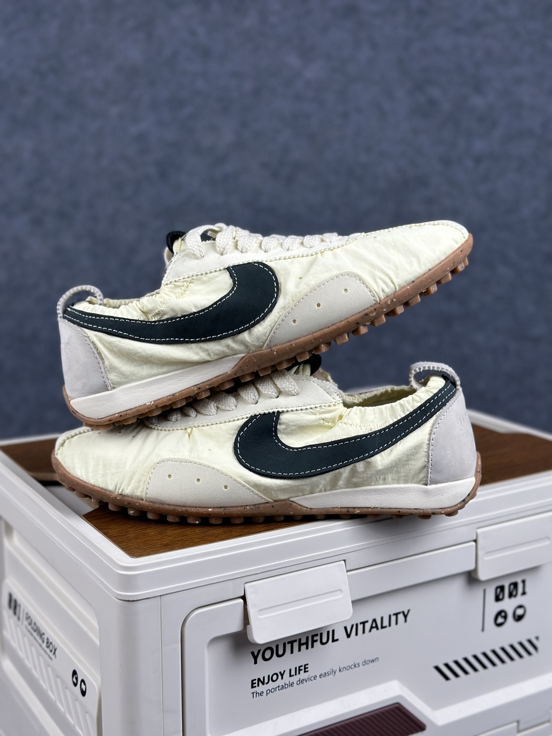 Jacquemus x Nike Moon Shoe SP 网红薄底低帮生活休闲鞋 HV8547-700-Top High Quatity Cheap Sneakers Fashion Clothing Clothes Bags handbags Shoes of all Brand wholesale With The best Quality And Beautiful Price from China Factory Chinese suppliers wholesaler seller Jacquemus x Nike Moon Shoe SP 网红薄底低帮生活休闲鞋 HV8547-700