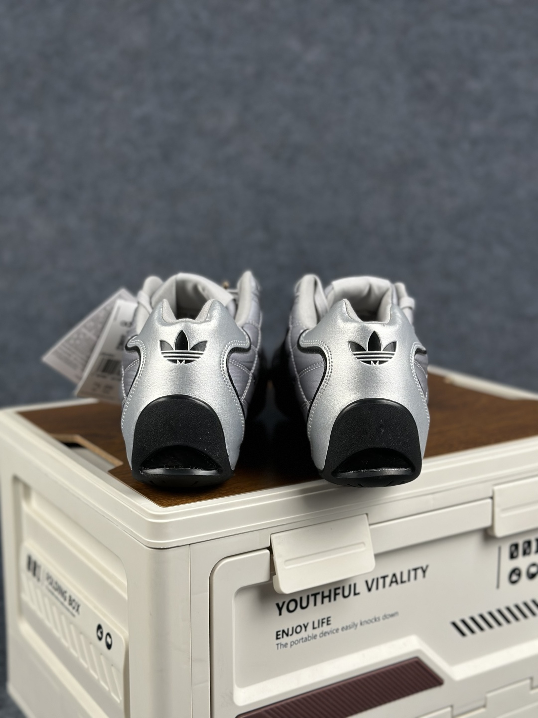 Adidas Originals Adiracer Lo 阿迪达斯潮流防滑耐磨休闲跑步鞋 JS0284-Top High Quatity Cheap Sneakers Fashion Clothing Clothes Bags handbags Shoes of all Brand wholesale With The best Quality And Beautiful Price from China Factory Chinese suppliers wholesaler seller Adidas Originals Adiracer Lo 阿迪达斯潮流防滑耐磨休闲跑步鞋 JS0284