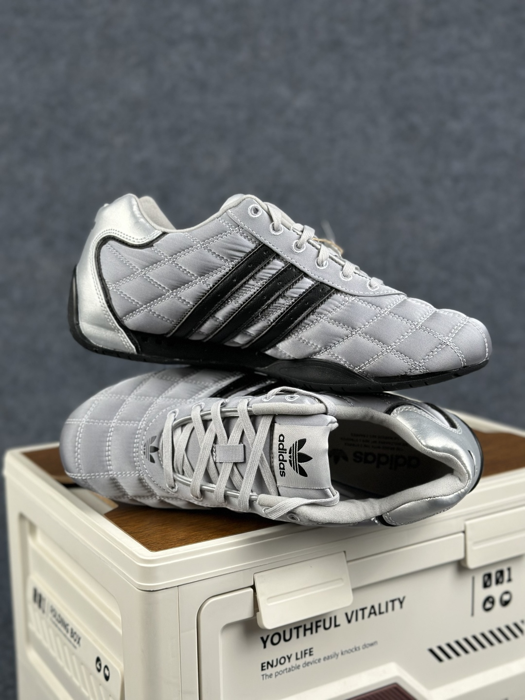 Adidas Originals Adiracer Lo 阿迪达斯潮流防滑耐磨休闲跑步鞋 JS0284-Top High Quatity Cheap Sneakers Fashion Clothing Clothes Bags handbags Shoes of all Brand wholesale With The best Quality And Beautiful Price from China Factory Chinese suppliers wholesaler seller Adidas Originals Adiracer Lo 阿迪达斯潮流防滑耐磨休闲跑步鞋 JS0284