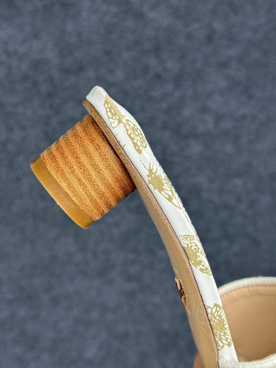 Dior 迪奥 2023 AY 春夏新款一字拖拼色 字母logo真丝立体刺绣平底-Top High Quatity Cheap Sneakers Fashion Clothing Clothes Bags handbags Shoes of all Brand wholesale With The best Quality And Beautiful Price from China Factory Chinese suppliers wholesaler seller Dior 迪奥 2023 AY 春夏新款一字拖拼色 字母logo真丝立体刺绣平底