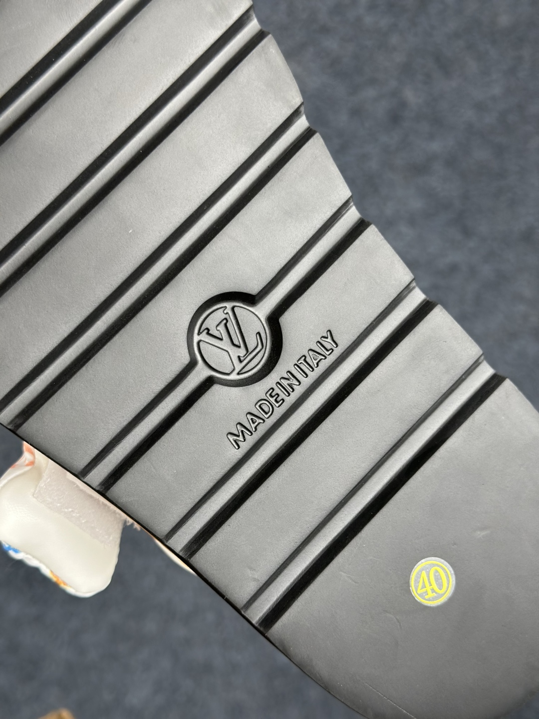 LOUIS VUITTON |路易威登2026ss最新春夏款 村上隆/Takashi Murakami x LOUIS VUITTON 皮革 圆头套脚凉鞋-Top High Quatity Cheap Sneakers Fashion Clothing Clothes Bags handbags Shoes of all Brand wholesale With The best Quality And Beautiful Price from China Factory Chinese suppliers wholesaler seller LOUIS VUITTON |路易威登2026ss最新春夏款 村上隆/Takashi Murakami x LOUIS VUITTON 皮革 圆头套脚凉鞋