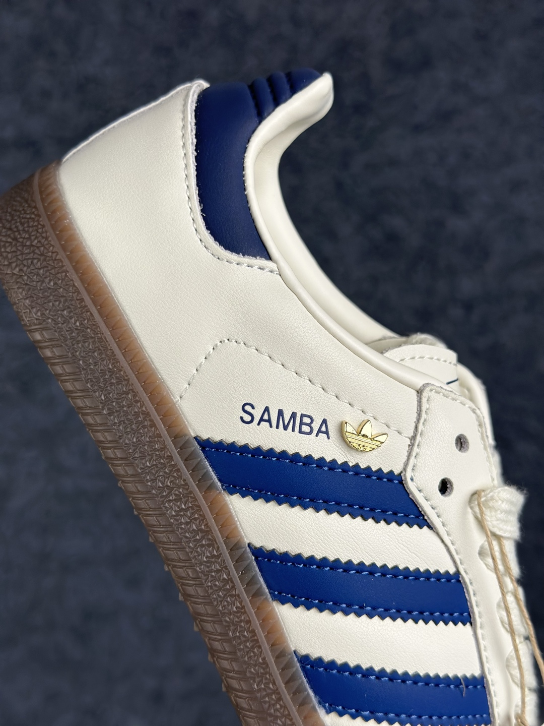 Adidas Originals Samba 阿迪达斯三叶草 桑巴舞系列绅士德训足球风百搭低帮休闲运动板鞋 IH6627-Top High Quatity Cheap Sneakers Fashion Clothing Clothes Bags handbags Shoes of all Brand wholesale With The best Quality And Beautiful Price from China Factory Chinese suppliers wholesaler seller Adidas Originals Samba 阿迪达斯三叶草 桑巴舞系列绅士德训足球风百搭低帮休闲运动板鞋 IH6627