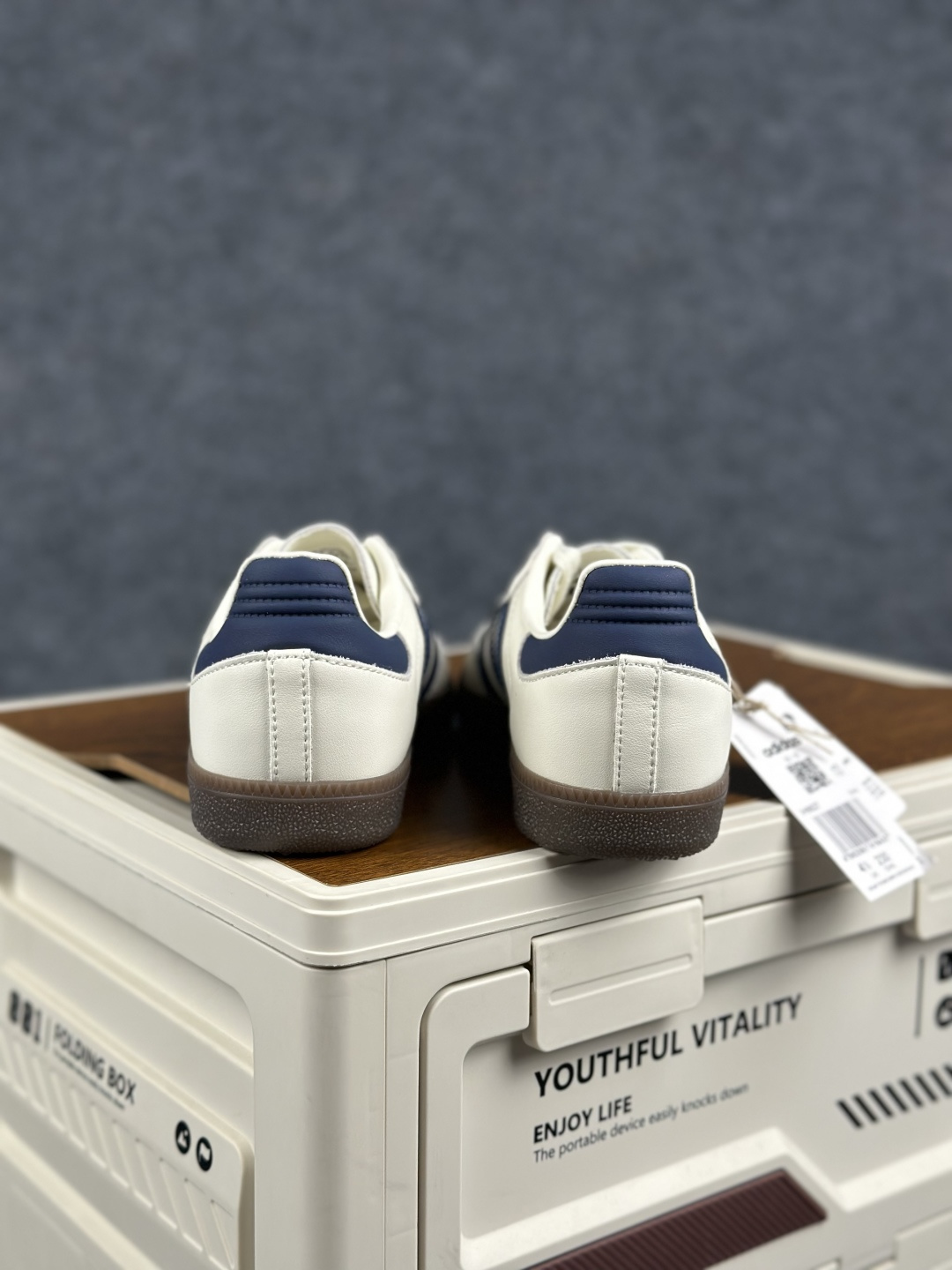 Adidas Originals Samba 阿迪达斯三叶草 桑巴舞系列绅士德训足球风百搭低帮休闲运动板鞋 IH6627-Top High Quatity Cheap Sneakers Fashion Clothing Clothes Bags handbags Shoes of all Brand wholesale With The best Quality And Beautiful Price from China Factory Chinese suppliers wholesaler seller Adidas Originals Samba 阿迪达斯三叶草 桑巴舞系列绅士德训足球风百搭低帮休闲运动板鞋 IH6627
