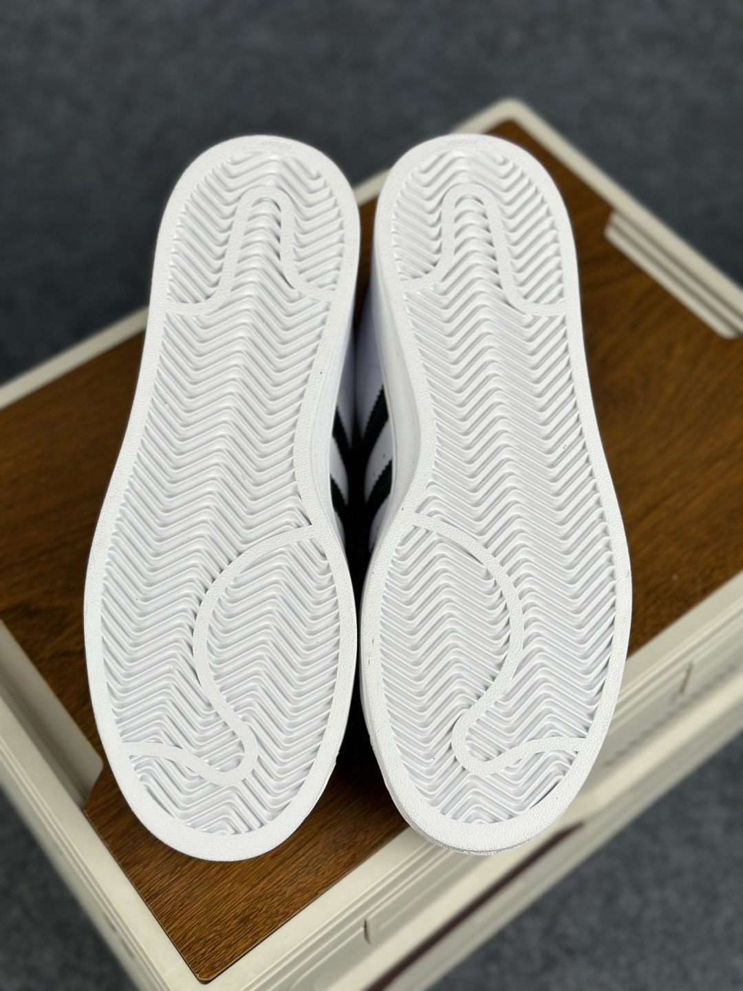 HZ版Adidas Originals Superstar II 阿迪达斯 经典贝壳头 板鞋 IH8659-Top High Quatity Cheap Sneakers Fashion Clothing Clothes Bags handbags Shoes of all Brand wholesale With The best Quality And Beautiful Price from China Factory Chinese suppliers wholesaler seller HZ版Adidas Originals Superstar II 阿迪达斯 经典贝壳头 板鞋 IH8659