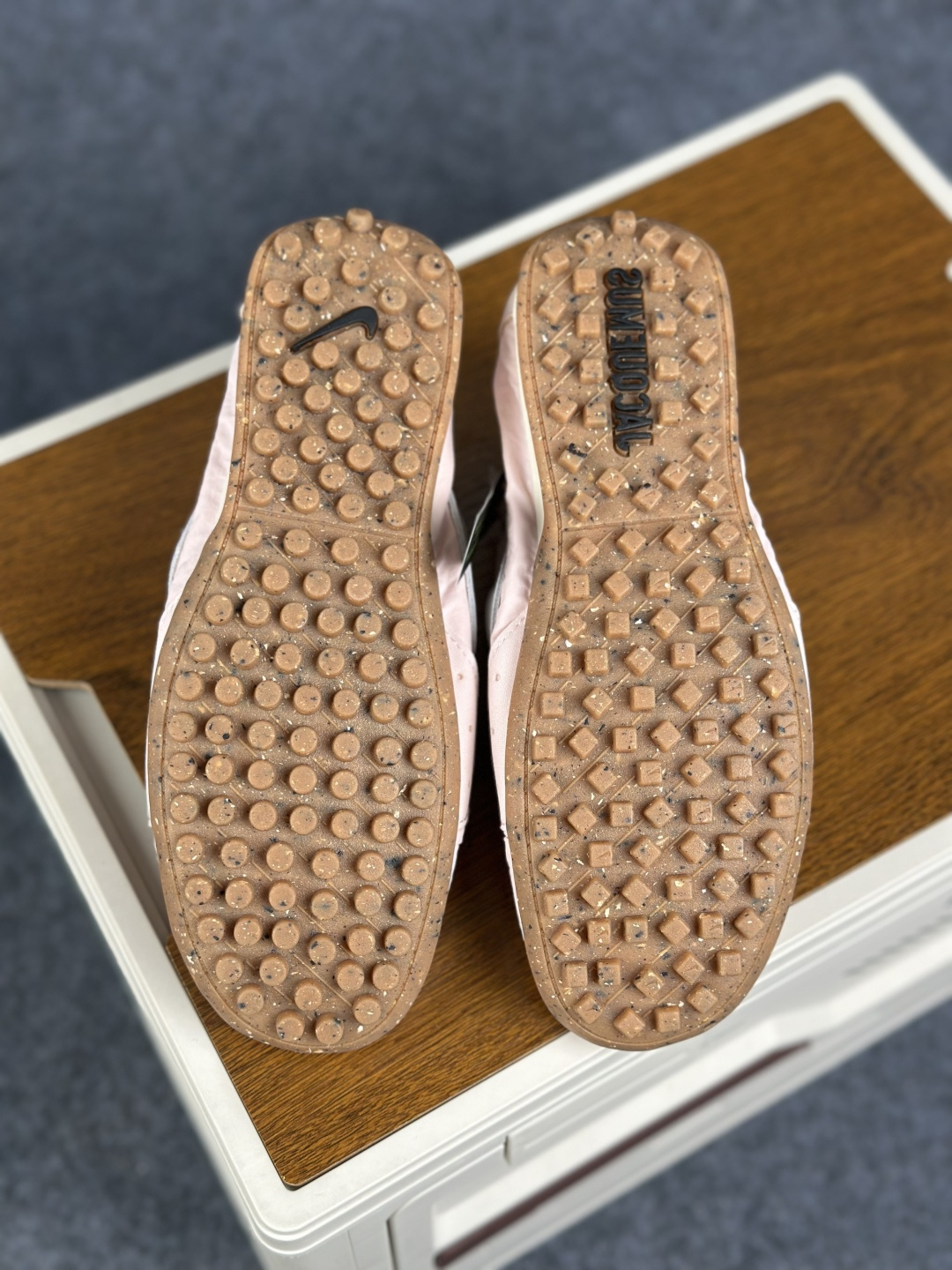 Jacquemus x Nike Moon Shoe SP 网红薄底低帮生活休闲鞋 HV8547-601