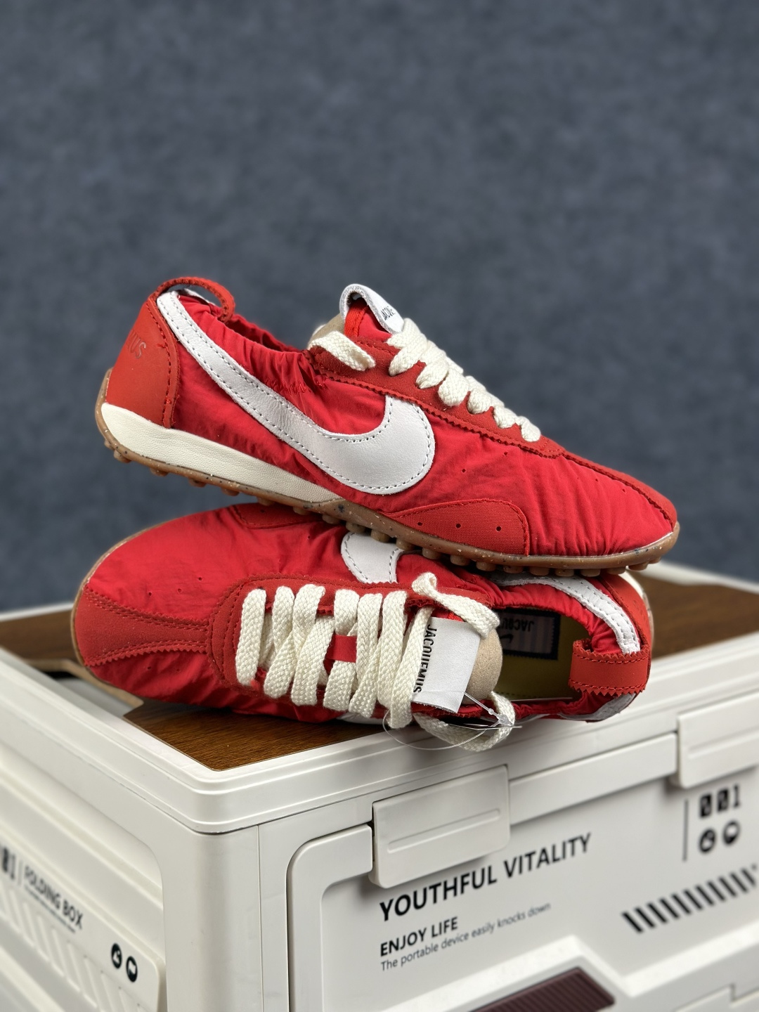 Jacquemus x Nike Moon Shoe SP 网红薄底低帮生活休闲鞋 HV8547-600-Top High Quatity Cheap Sneakers Fashion Clothing Clothes Bags handbags Shoes of all Brand wholesale With The best Quality And Beautiful Price from China Factory Chinese suppliers wholesaler seller Jacquemus x Nike Moon Shoe SP 网红薄底低帮生活休闲鞋 HV8547-600