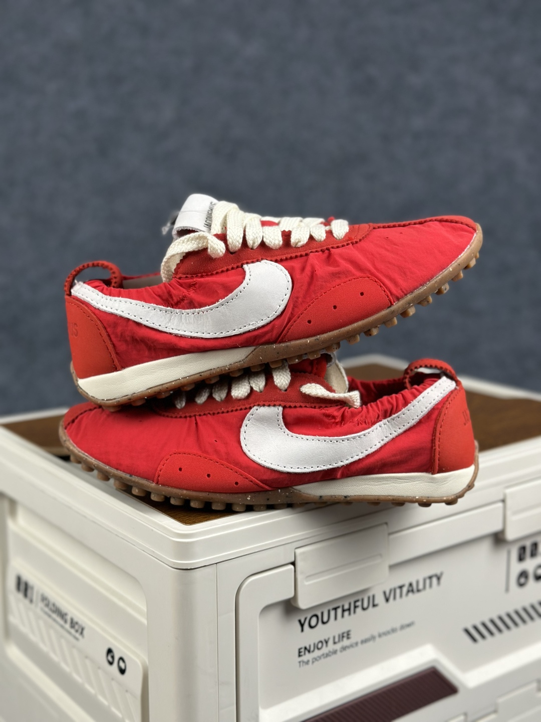 Jacquemus x Nike Moon Shoe SP 网红薄底低帮生活休闲鞋 HV8547-600-Top High Quatity Cheap Sneakers Fashion Clothing Clothes Bags handbags Shoes of all Brand wholesale With The best Quality And Beautiful Price from China Factory Chinese suppliers wholesaler seller Jacquemus x Nike Moon Shoe SP 网红薄底低帮生活休闲鞋 HV8547-600