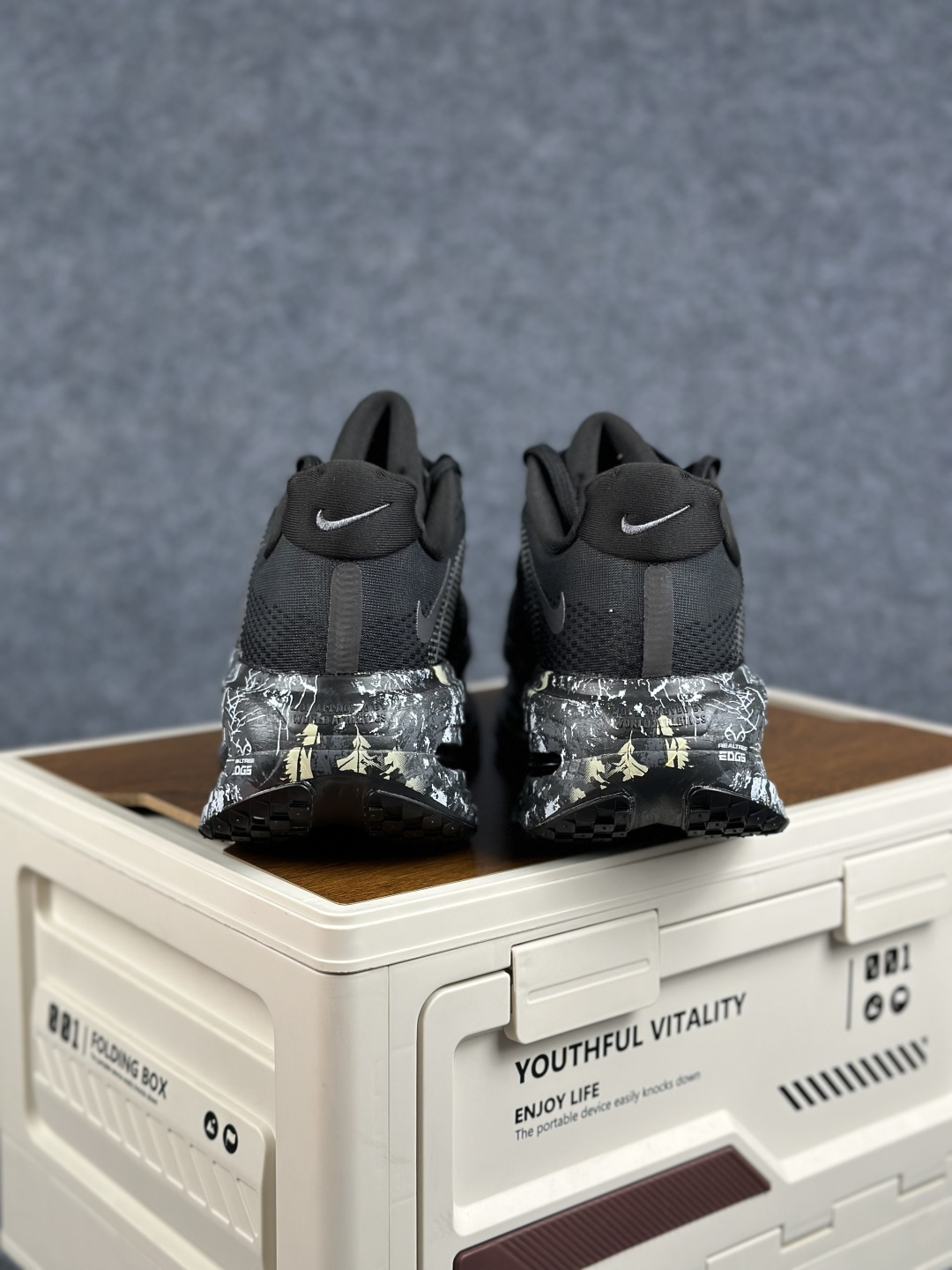 Nike Vomero Premium 低帮跑步鞋黑色 IO7325-001-Top High Quatity Cheap Sneakers Fashion Clothing Clothes Bags handbags Shoes of all Brand wholesale With The best Quality And Beautiful Price from China Factory Chinese suppliers wholesaler seller Nike Vomero Premium 低帮跑步鞋黑色 IO7325-001