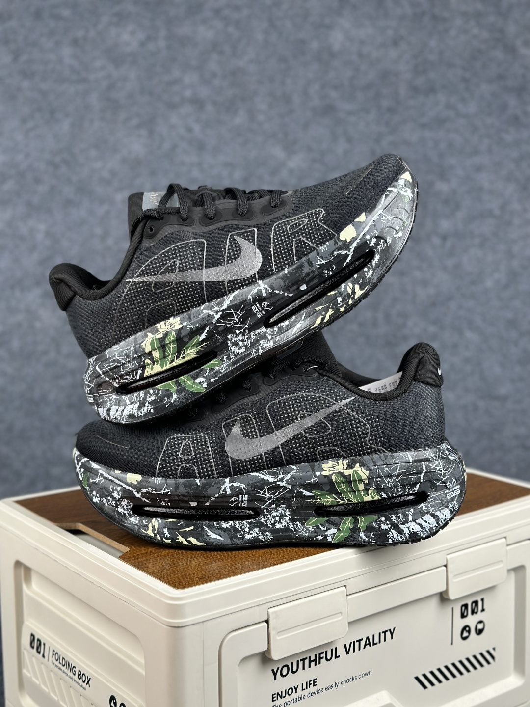 Nike Vomero Premium 低帮跑步鞋黑色 IO7325-001-Top High Quatity Cheap Sneakers Fashion Clothing Clothes Bags handbags Shoes of all Brand wholesale With The best Quality And Beautiful Price from China Factory Chinese suppliers wholesaler seller Nike Vomero Premium 低帮跑步鞋黑色 IO7325-001