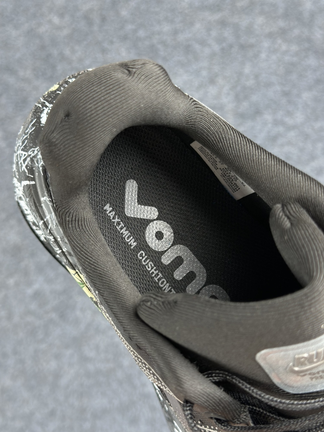 Nike Vomero Premium 低帮跑步鞋黑色 IO7325-001-Top High Quatity Cheap Sneakers Fashion Clothing Clothes Bags handbags Shoes of all Brand wholesale With The best Quality And Beautiful Price from China Factory Chinese suppliers wholesaler seller Nike Vomero Premium 低帮跑步鞋黑色 IO7325-001