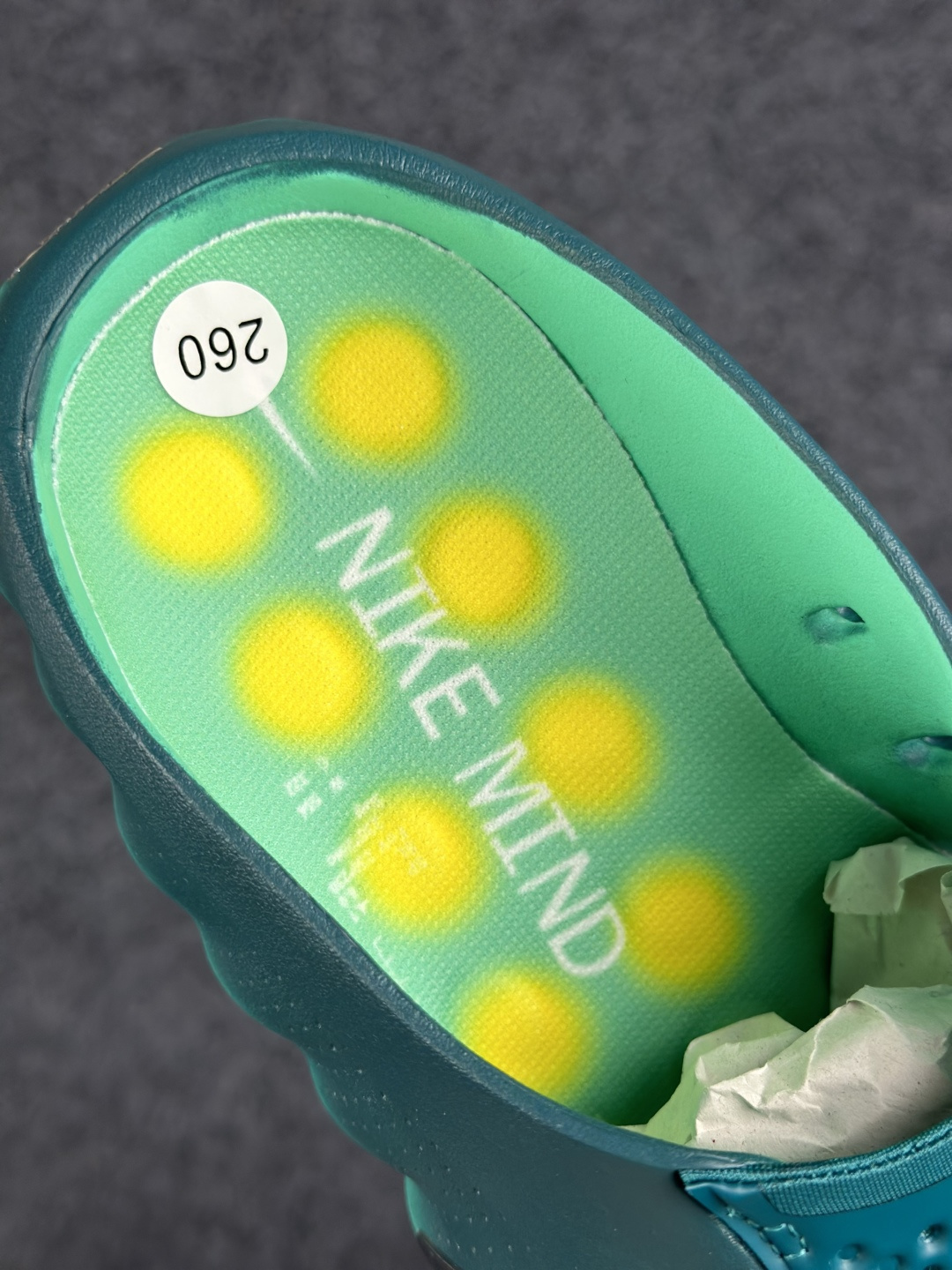 Nike Mind 001 神经科学足底按摩拖鞋 HQ4307-301 渐变绿