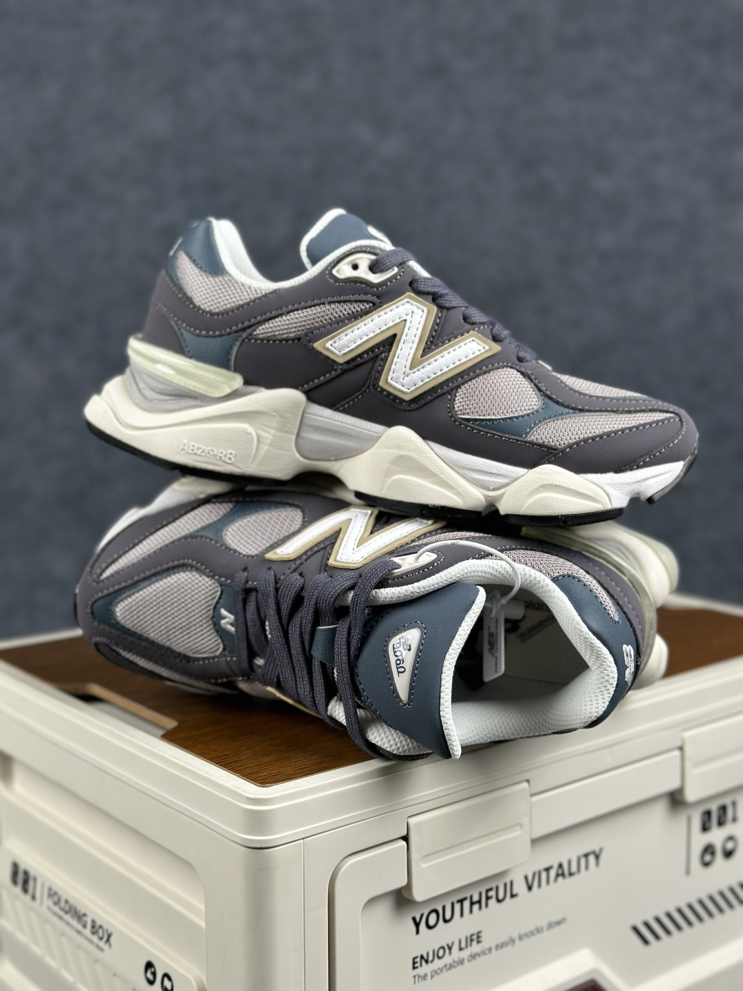 实拍如图 所见即所得 谨防混卖 New Balance NB9060 新百伦 U9060528