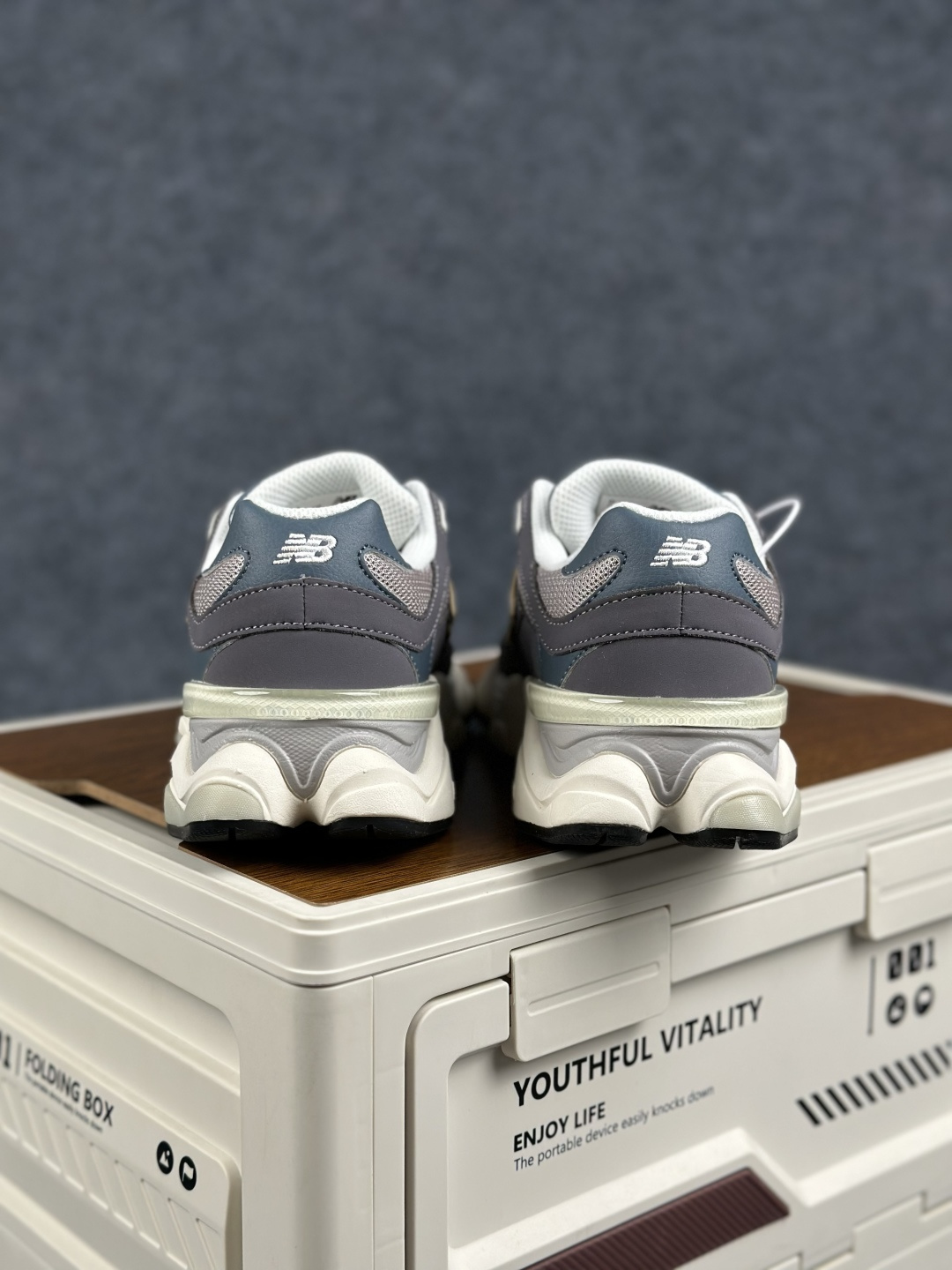 实拍如图 所见即所得 谨防混卖 New Balance NB9060 新百伦 U9060528