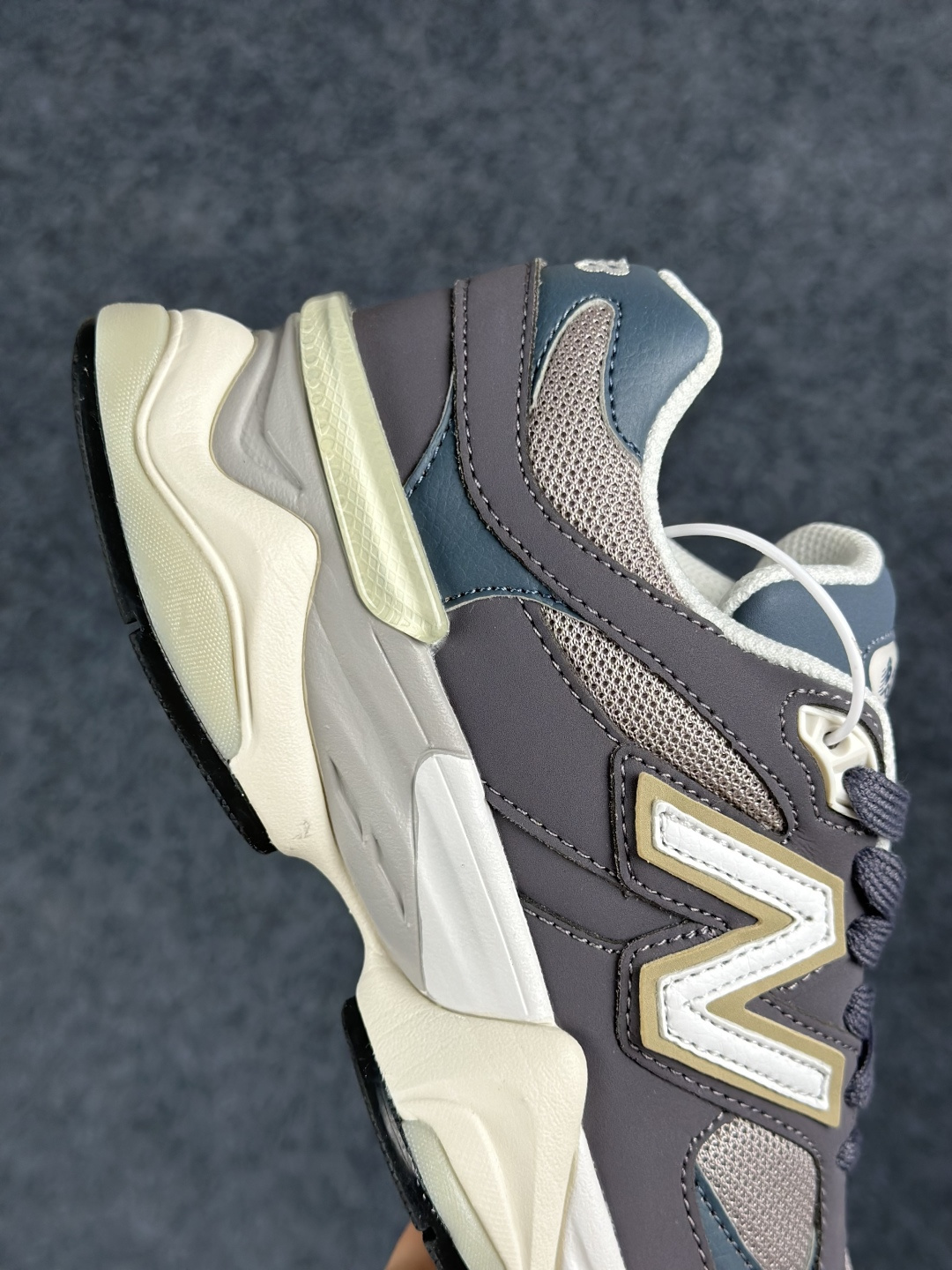 实拍如图 所见即所得 谨防混卖 New Balance NB9060 新百伦 U9060528