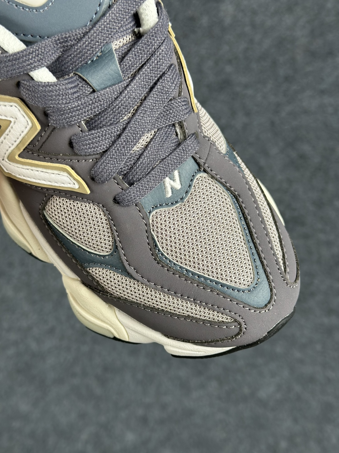 实拍如图 所见即所得 谨防混卖 New Balance NB9060 新百伦 U9060528