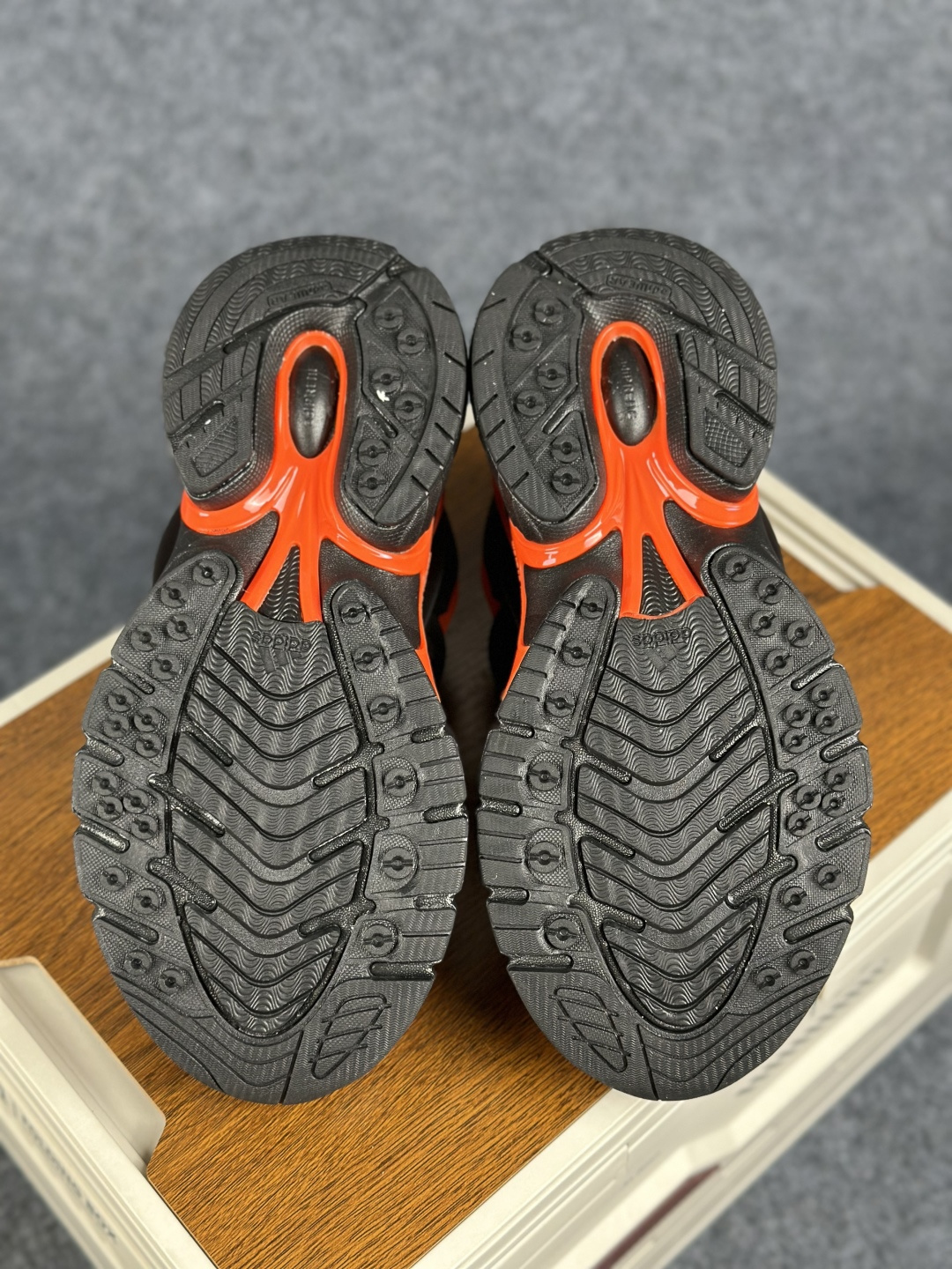 外贸爆款 Pharrell x Adidas Adistar Jellyfish GLX 2.0阿迪达斯联名款低帮复古风老爹鞋 KJ5731-Top High Quatity Cheap Sneakers Fashion Clothing Clothes Bags handbags Shoes of all Brand wholesale With The best Quality And Beautiful Price from China Factory Chinese suppliers wholesaler seller 外贸爆款 Pharrell x Adidas Adistar Jellyfish GLX 2.0阿迪达斯联名款低帮复古风老爹鞋 KJ5731