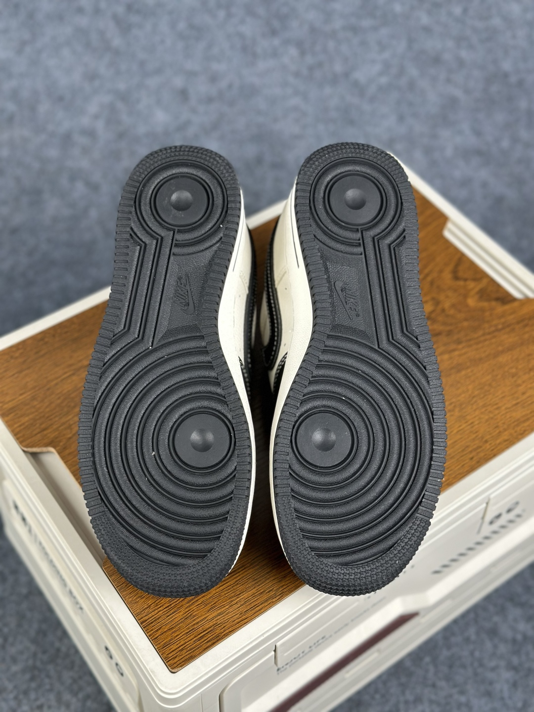 Nike Air Force 1 Low 耐克 空军一号低帮 DIY定制联名款 SS1979-025-Top High Quatity Cheap Sneakers Fashion Clothing Clothes Bags handbags Shoes of all Brand wholesale With The best Quality And Beautiful Price from China Factory Chinese suppliers wholesaler seller Nike Air Force 1 Low 耐克 空军一号低帮 DIY定制联名款 SS1979-025