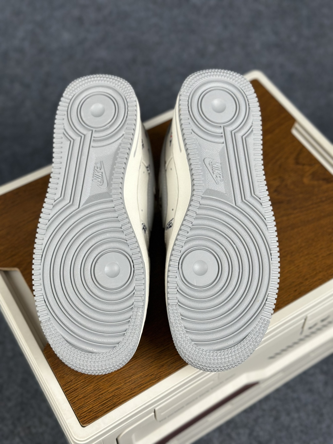 Nike Air Force 1 Low 耐克 空军一号低帮 DIY定制联名款 NH0601-608-Top High Quatity Cheap Sneakers Fashion Clothing Clothes Bags handbags Shoes of all Brand wholesale With The best Quality And Beautiful Price from China Factory Chinese suppliers wholesaler seller Nike Air Force 1 Low 耐克 空军一号低帮 DIY定制联名款 NH0601-608