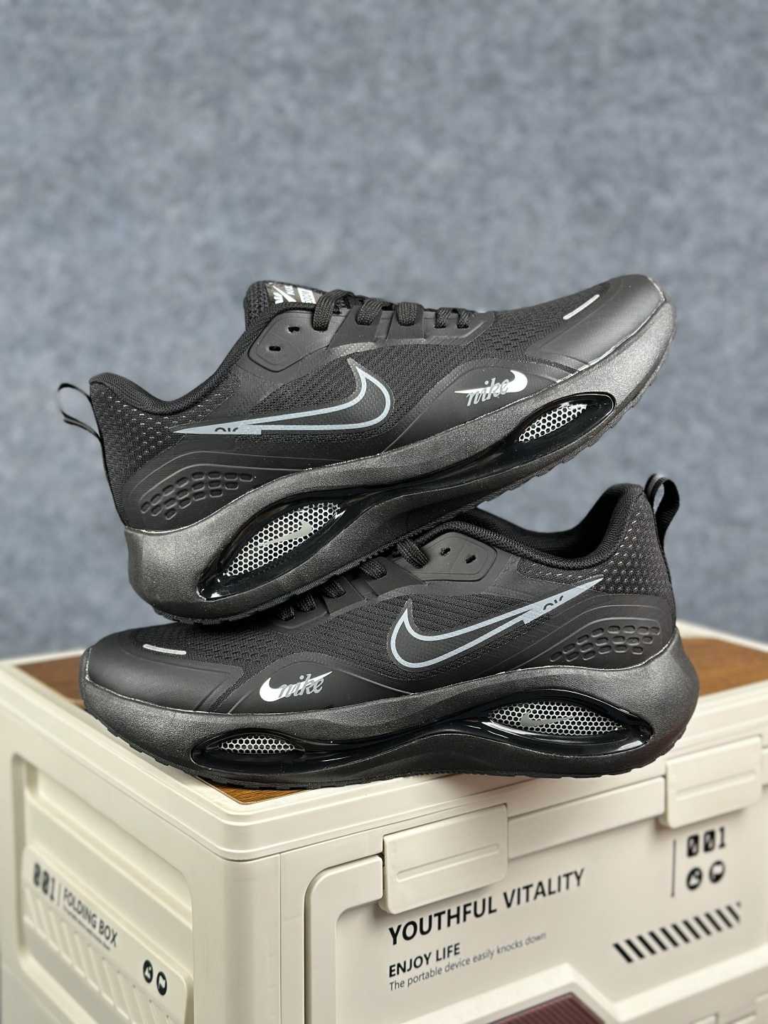 Nike Zoom Winflo 40 登月网面透气跑步鞋 DA9836-007-Top High Quatity Cheap Sneakers Fashion Clothing Clothes Bags handbags Shoes of all Brand wholesale With The best Quality And Beautiful Price from China Factory Chinese suppliers wholesaler seller Nike Zoom Winflo 40 登月网面透气跑步鞋 DA9836-007