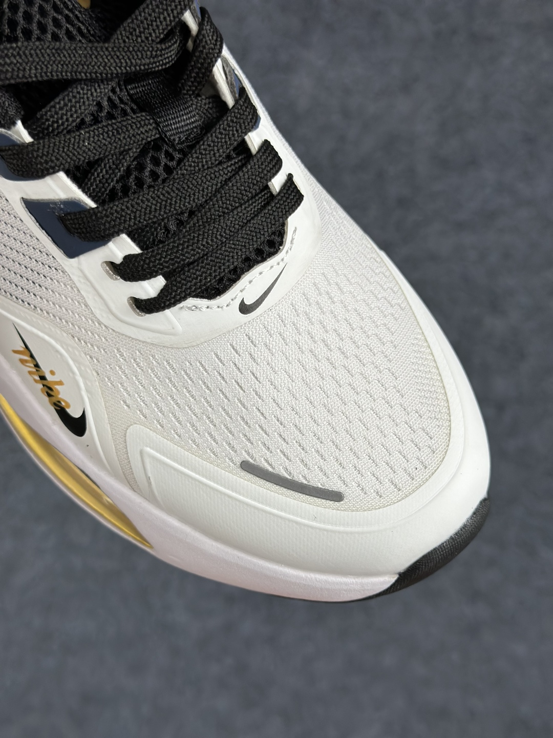 Nike Zoom Winflo 40 登月网面透气跑步鞋 DA9836-012-Top High Quatity Cheap Sneakers Fashion Clothing Clothes Bags handbags Shoes of all Brand wholesale With The best Quality And Beautiful Price from China Factory Chinese suppliers wholesaler seller Nike Zoom Winflo 40 登月网面透气跑步鞋 DA9836-012