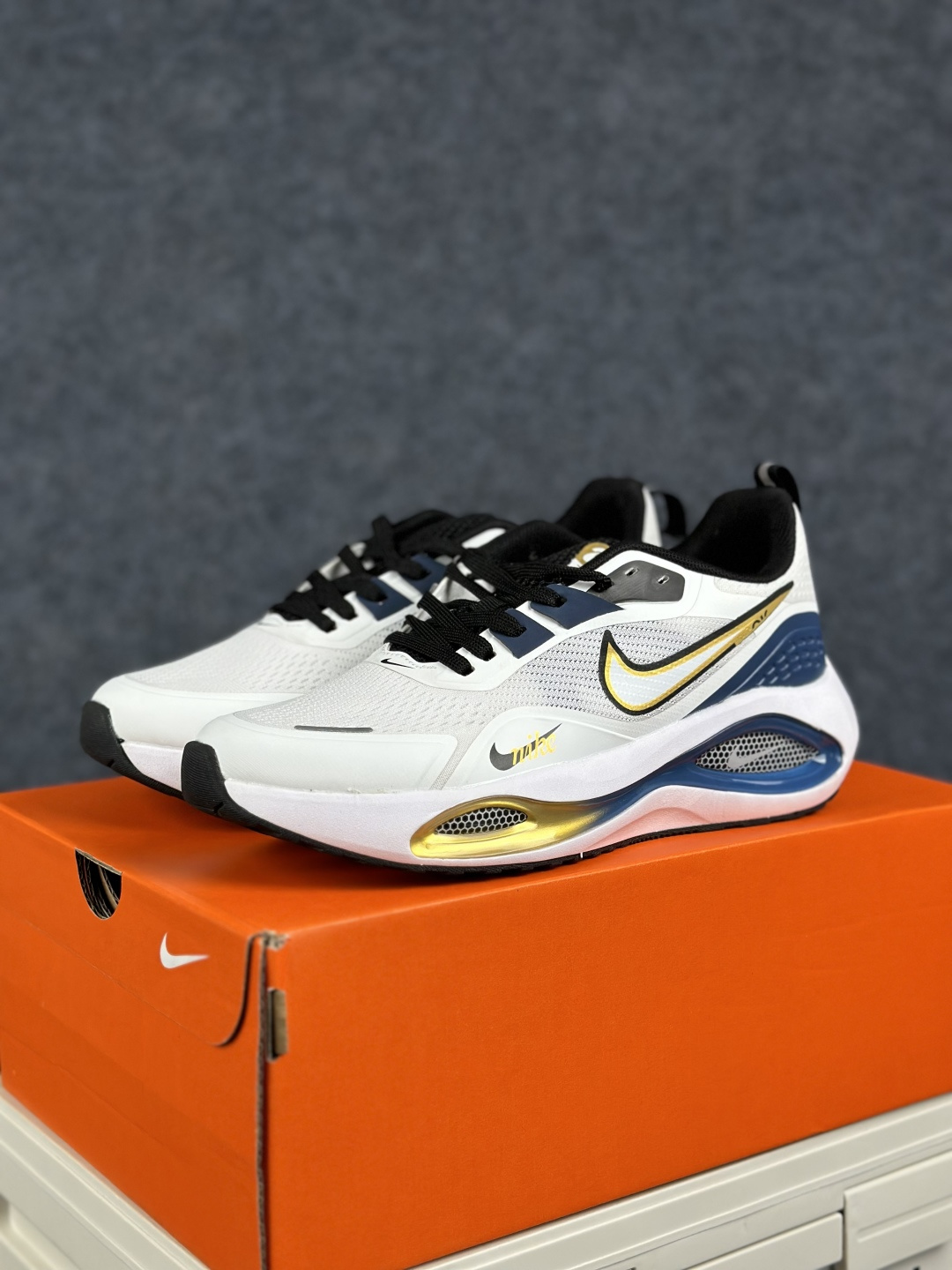 Nike Zoom Winflo 40 登月网面透气跑步鞋 DA9836-012-Top High Quatity Cheap Sneakers Fashion Clothing Clothes Bags handbags Shoes of all Brand wholesale With The best Quality And Beautiful Price from China Factory Chinese suppliers wholesaler seller Nike Zoom Winflo 40 登月网面透气跑步鞋 DA9836-012