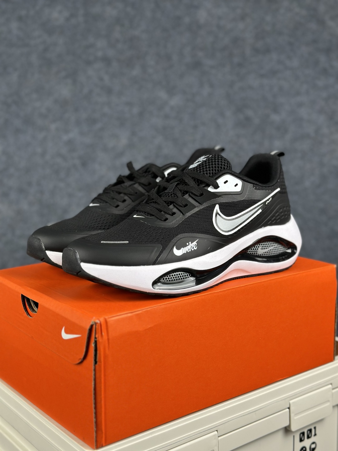 Nike Zoom Winflo 40 登月网面透气跑步鞋 DA9836-011-Top High Quatity Cheap Sneakers Fashion Clothing Clothes Bags handbags Shoes of all Brand wholesale With The best Quality And Beautiful Price from China Factory Chinese suppliers wholesaler seller Nike Zoom Winflo 40 登月网面透气跑步鞋 DA9836-011