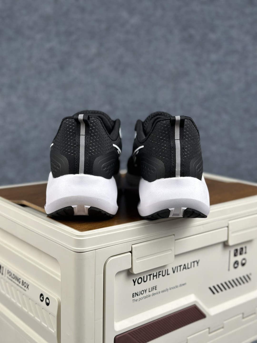 Nike Zoom Winflo 40 登月网面透气跑步鞋 DA9836-011-Top High Quatity Cheap Sneakers Fashion Clothing Clothes Bags handbags Shoes of all Brand wholesale With The best Quality And Beautiful Price from China Factory Chinese suppliers wholesaler seller Nike Zoom Winflo 40 登月网面透气跑步鞋 DA9836-011