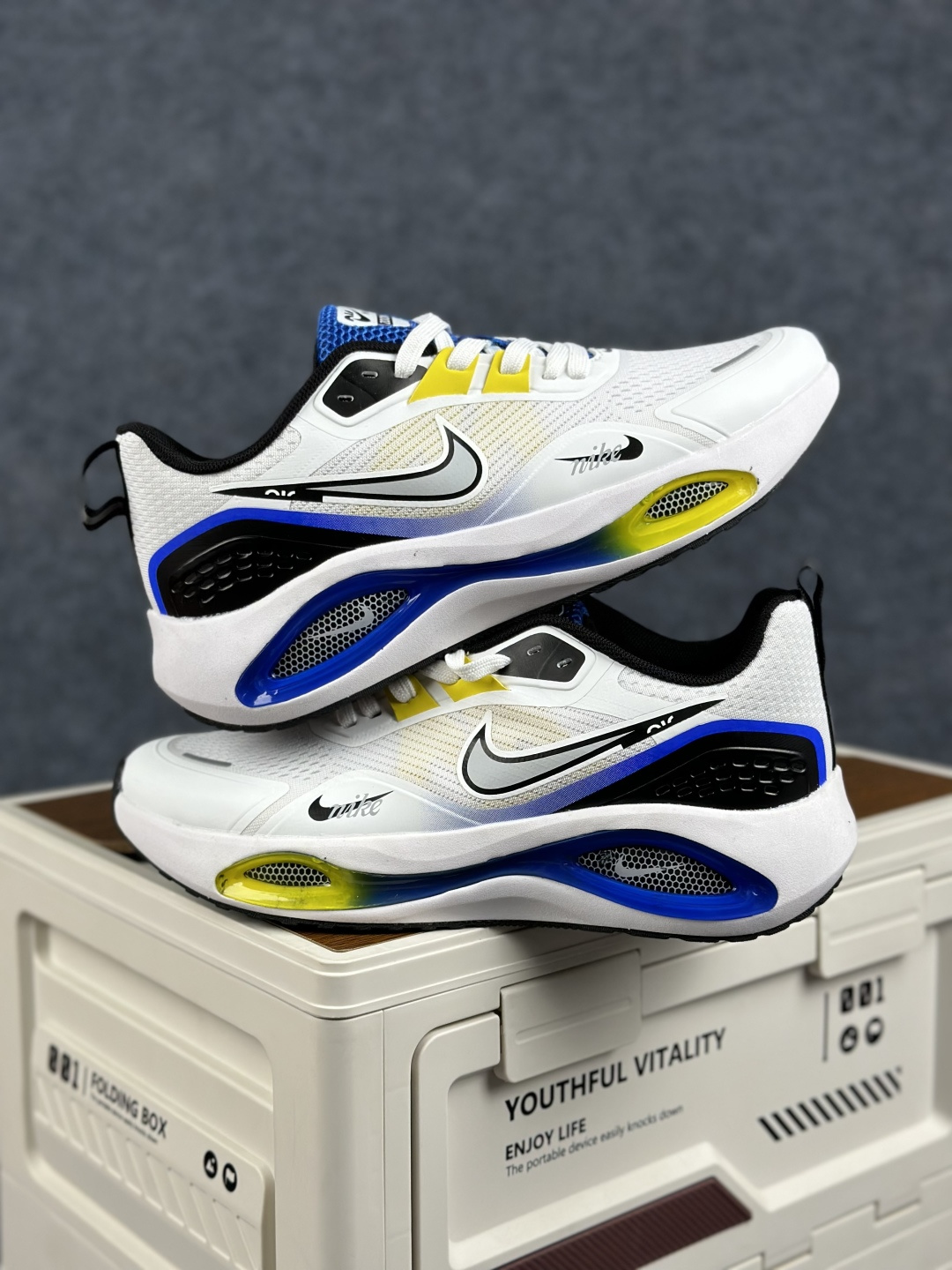 Nike Zoom Winflo 40 登月网面透气跑步鞋 DA9836-012-Top High Quatity Cheap Sneakers Fashion Clothing Clothes Bags handbags Shoes of all Brand wholesale With The best Quality And Beautiful Price from China Factory Chinese suppliers wholesaler seller Nike Zoom Winflo 40 登月网面透气跑步鞋 DA9836-012