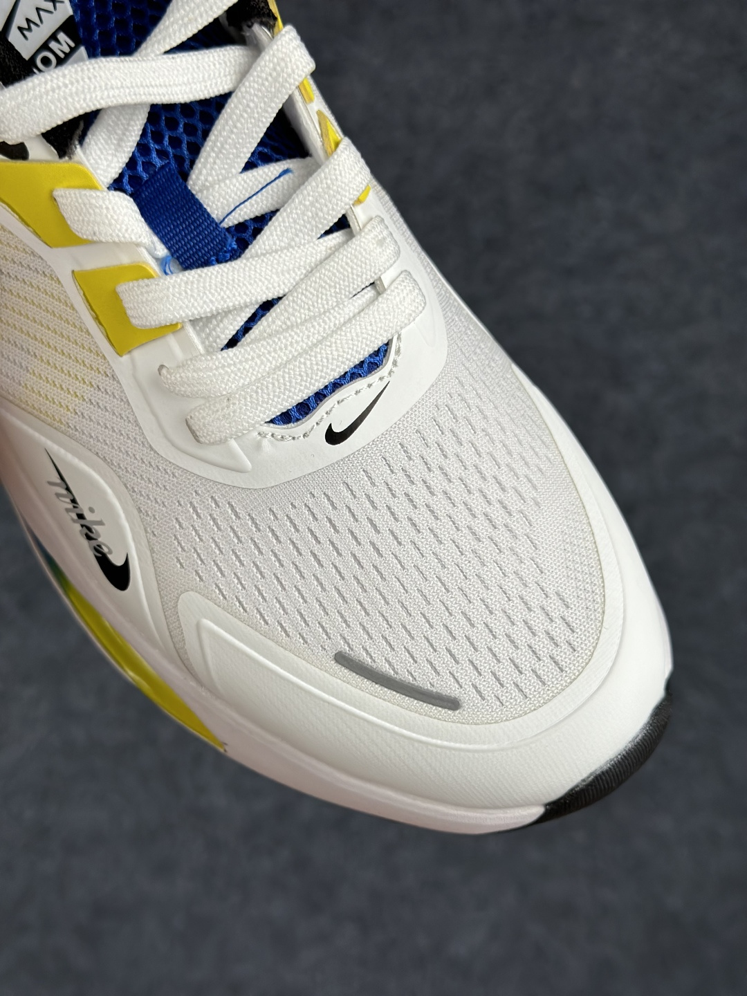 Nike Zoom Winflo 40 登月网面透气跑步鞋 DA9836-001-Top High Quatity Cheap Sneakers Fashion Clothing Clothes Bags handbags Shoes of all Brand wholesale With The best Quality And Beautiful Price from China Factory Chinese suppliers wholesaler seller Nike Zoom Winflo 40 登月网面透气跑步鞋 DA9836-001
