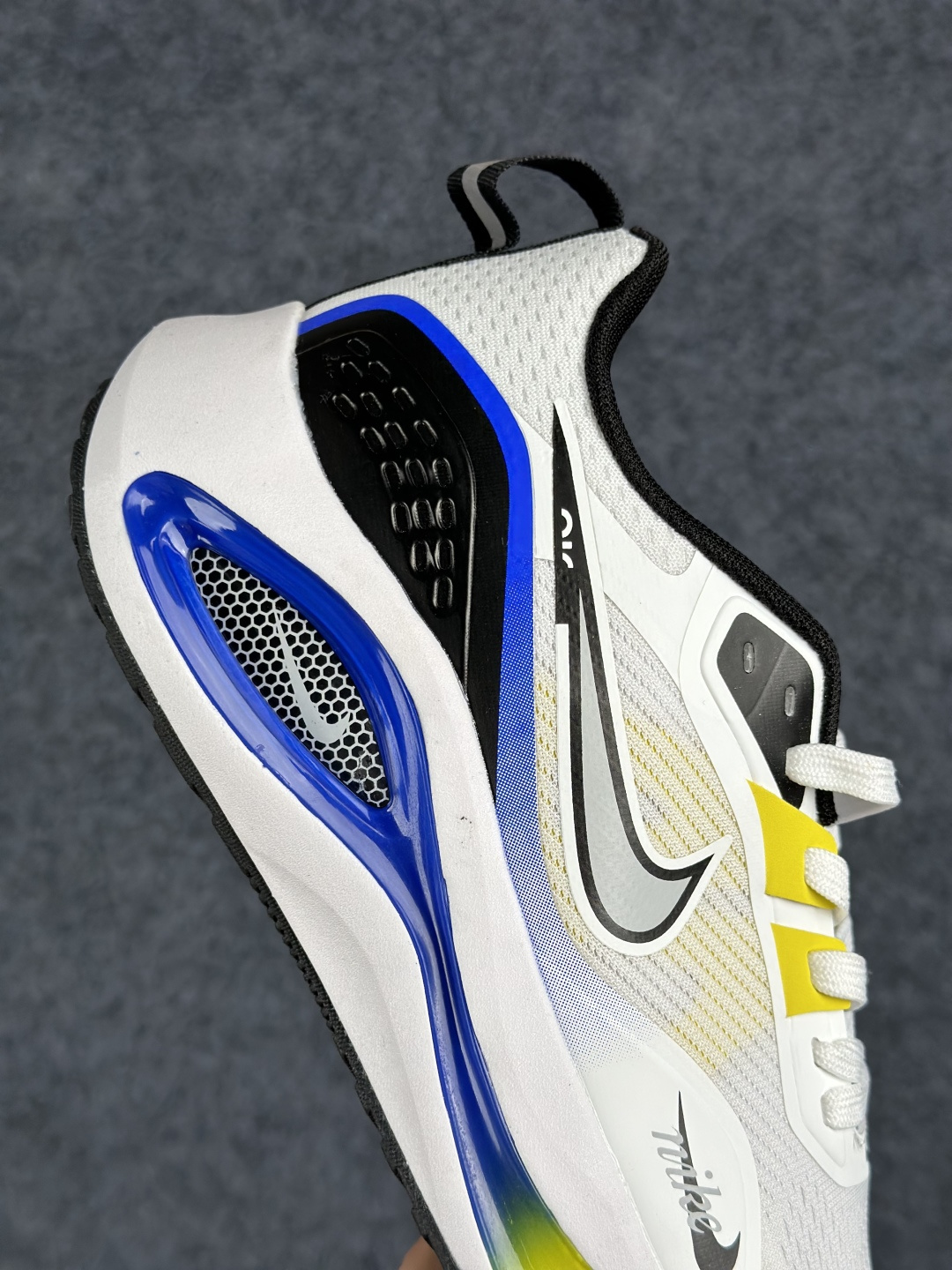 Nike Zoom Winflo 40 登月网面透气跑步鞋 DA9836-001-Top High Quatity Cheap Sneakers Fashion Clothing Clothes Bags handbags Shoes of all Brand wholesale With The best Quality And Beautiful Price from China Factory Chinese suppliers wholesaler seller Nike Zoom Winflo 40 登月网面透气跑步鞋 DA9836-001
