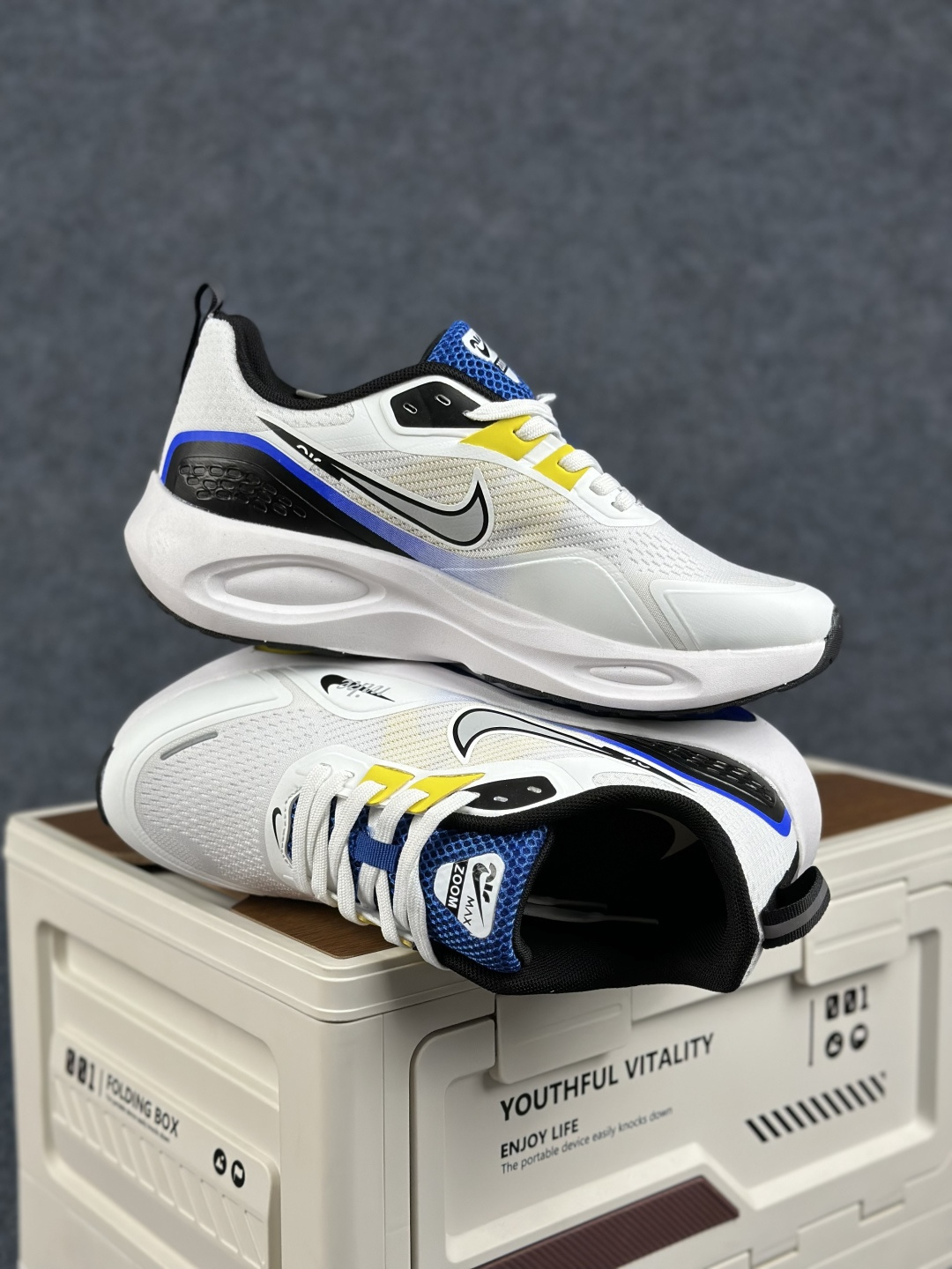 Nike Zoom Winflo 40 登月网面透气跑步鞋 DA9836-001-Top High Quatity Cheap Sneakers Fashion Clothing Clothes Bags handbags Shoes of all Brand wholesale With The best Quality And Beautiful Price from China Factory Chinese suppliers wholesaler seller Nike Zoom Winflo 40 登月网面透气跑步鞋 DA9836-001