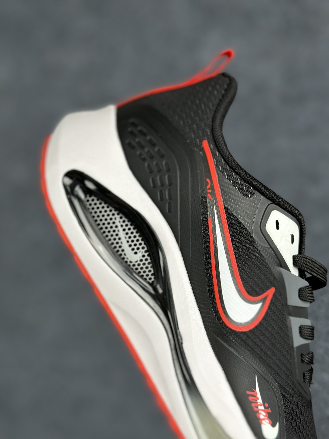 Nike Zoom Winflo 40 登月网面透气跑步鞋 DA9836-004-Top High Quatity Cheap Sneakers Fashion Clothing Clothes Bags handbags Shoes of all Brand wholesale With The best Quality And Beautiful Price from China Factory Chinese suppliers wholesaler seller Nike Zoom Winflo 40 登月网面透气跑步鞋 DA9836-004