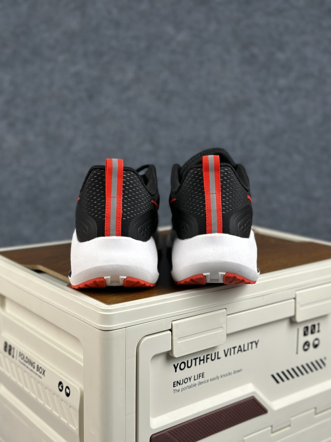 Nike Zoom Winflo 40 登月网面透气跑步鞋 DA9836-004-Top High Quatity Cheap Sneakers Fashion Clothing Clothes Bags handbags Shoes of all Brand wholesale With The best Quality And Beautiful Price from China Factory Chinese suppliers wholesaler seller Nike Zoom Winflo 40 登月网面透气跑步鞋 DA9836-004