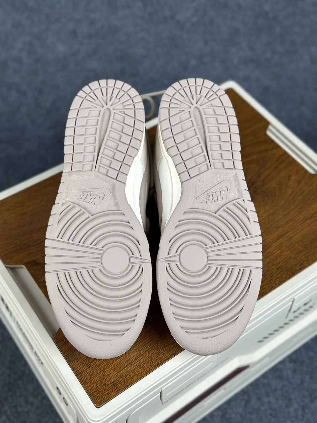 Nike SB Dunk Low 绑带低帮休闲滑板鞋 PG0510-057-Top High Quatity Cheap Sneakers Fashion Clothing Clothes Bags handbags Shoes of all Brand wholesale With The best Quality And Beautiful Price from China Factory Chinese suppliers wholesaler seller Nike SB Dunk Low 绑带低帮休闲滑板鞋 PG0510-057