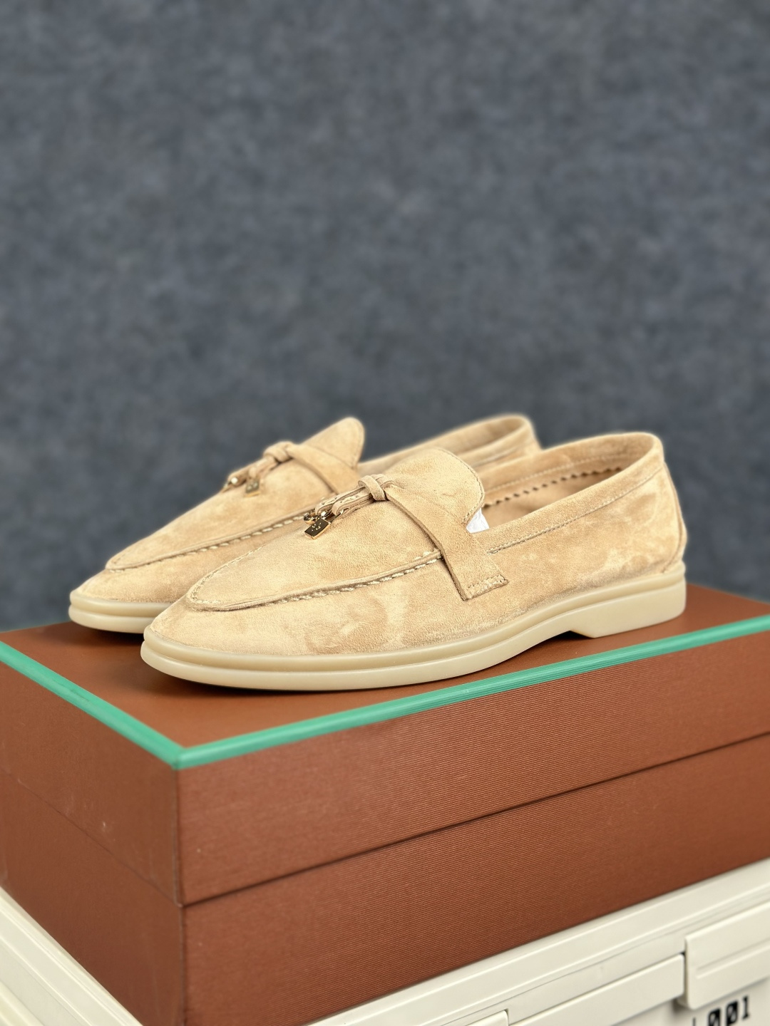 Loro Piana LP乐悠翩雅25 舒适锁头乐福鞋-Top High Quatity Cheap Sneakers Fashion Clothing Clothes Bags handbags Shoes of all Brand wholesale With The best Quality And Beautiful Price from China Factory Chinese suppliers wholesaler seller Loro Piana LP乐悠翩雅25 舒适锁头乐福鞋