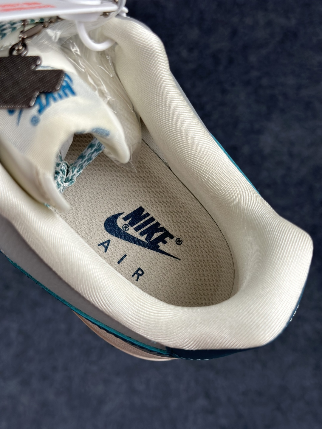 Nike Air Force 1'07 Low 联名款 空军一号低帮休闲板鞋 DN1688-819-Top High Quatity Cheap Sneakers Fashion Clothing Clothes Bags handbags Shoes of all Brand wholesale With The best Quality And Beautiful Price from China Factory Chinese suppliers wholesaler seller Nike Air Force 1'07 Low 联名款 空军一号低帮休闲板鞋 DN1688-819