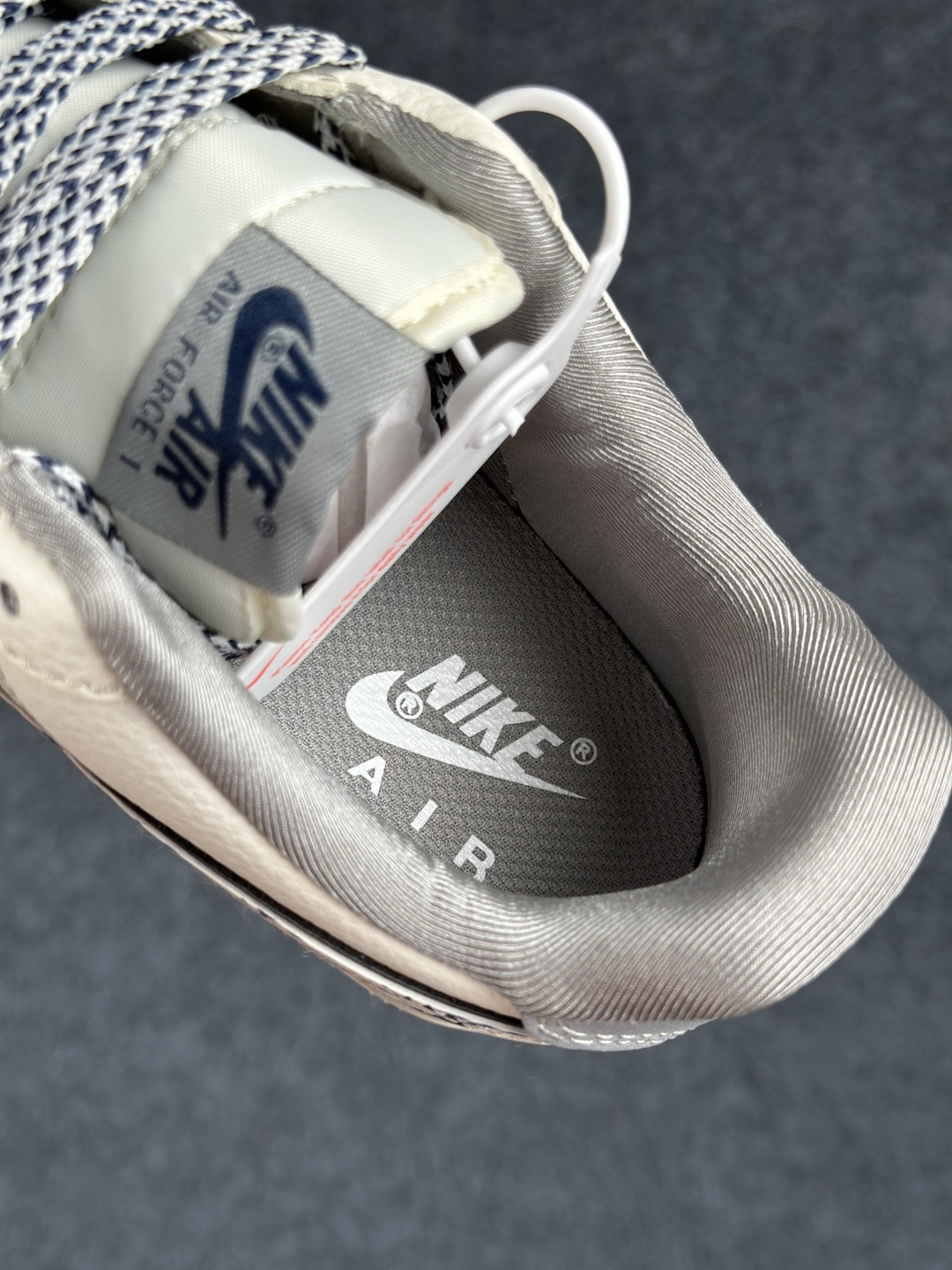 Nike Air Force 1'07 Low 联名款 空军一号低帮休闲板鞋 SS1979-015-Top High Quatity Cheap Sneakers Fashion Clothing Clothes Bags handbags Shoes of all Brand wholesale With The best Quality And Beautiful Price from China Factory Chinese suppliers wholesaler seller Nike Air Force 1'07 Low 联名款 空军一号低帮休闲板鞋 SS1979-015