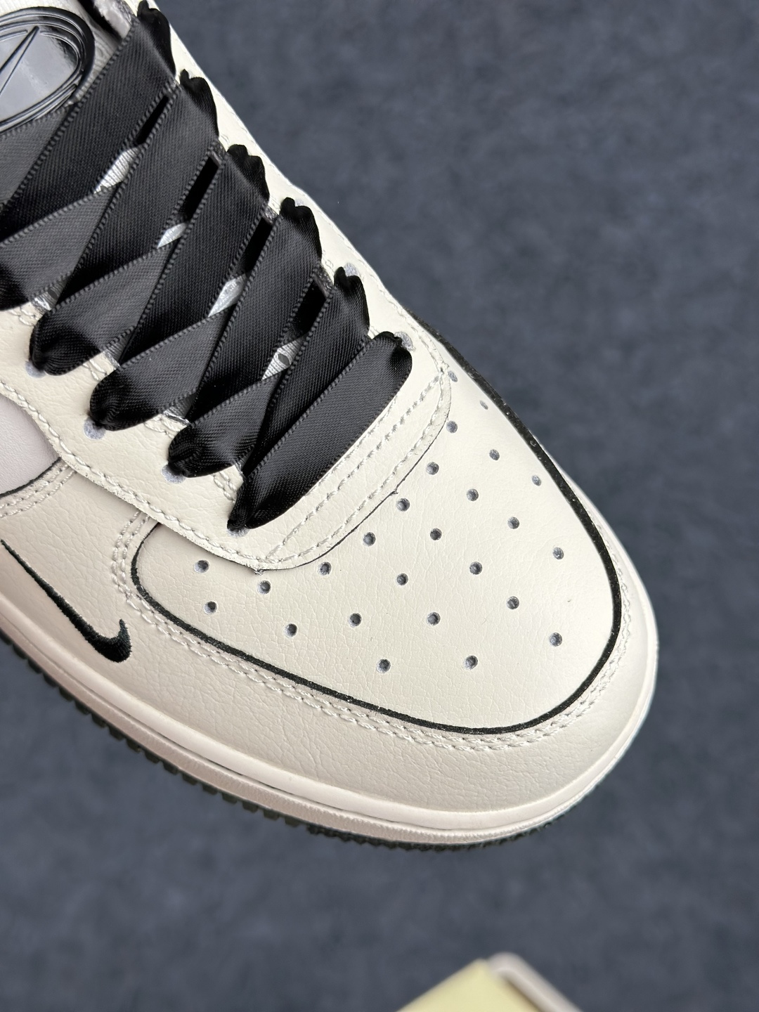 Nike Air Force 1'07 Low 联名款 空军一号低帮休闲板鞋 FB1839-199