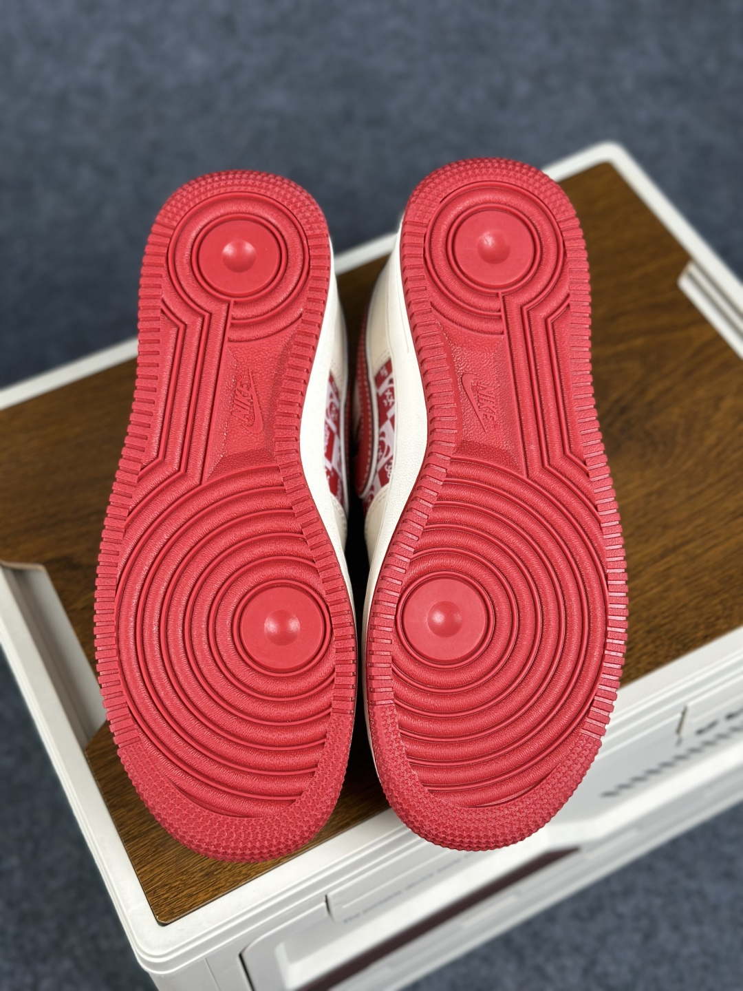 Nike Air Force 1'07 Low 联名款 空军一号低帮休闲板鞋 SS1979-016-Top High Quatity Cheap Sneakers Fashion Clothing Clothes Bags handbags Shoes of all Brand wholesale With The best Quality And Beautiful Price from China Factory Chinese suppliers wholesaler seller Nike Air Force 1'07 Low 联名款 空军一号低帮休闲板鞋 SS1979-016
