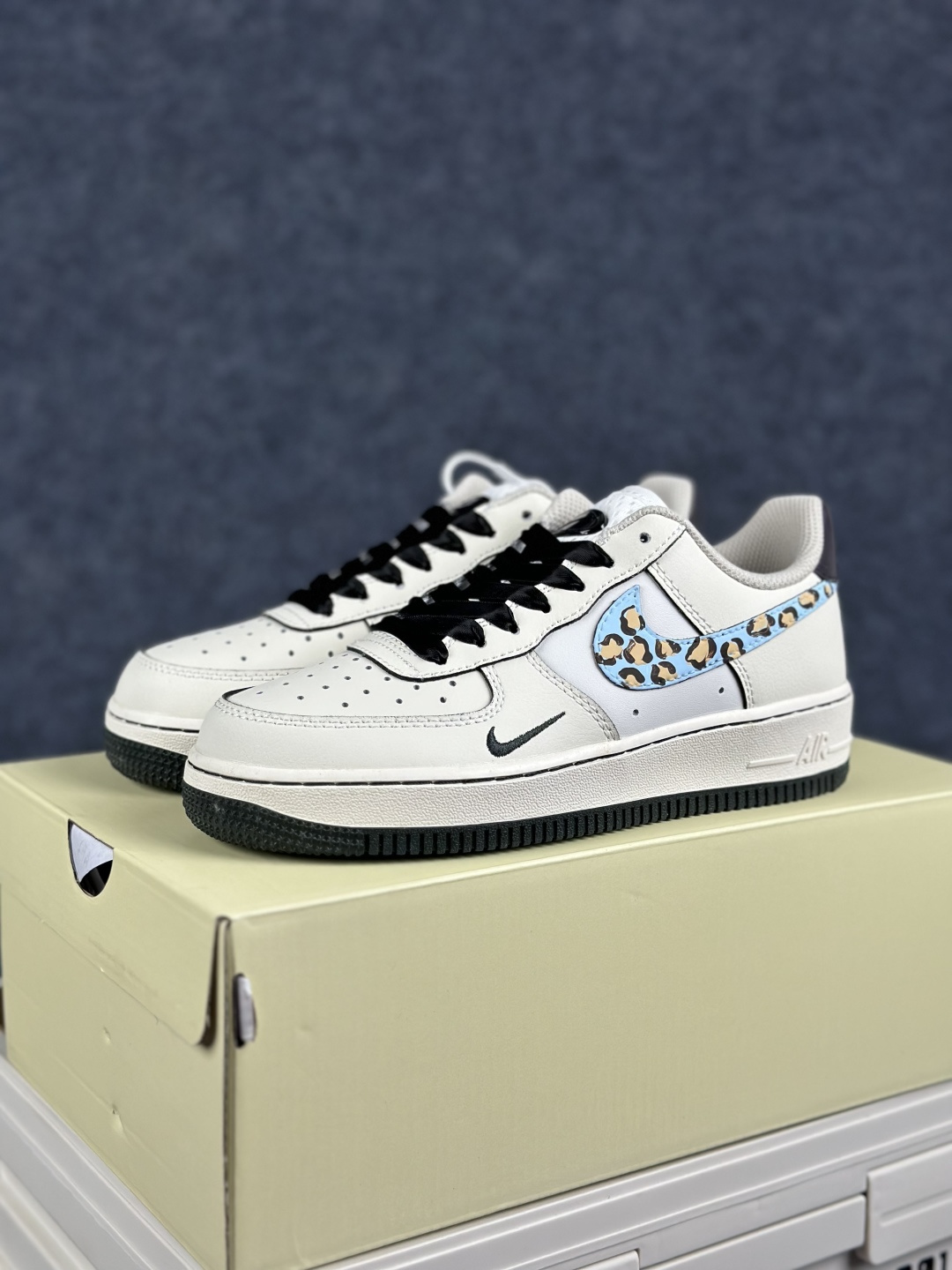 Nike Air Force 1'07 Low 联名款 空军一号低帮休闲板鞋 FB1839-199