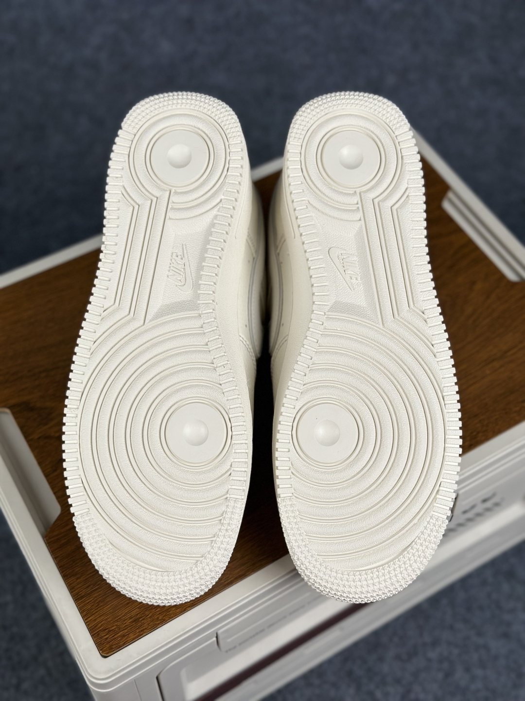 Nike Air Force 1'07 Low 联名款 空军一号低帮休闲板鞋 DN9688-120-Top High Quatity Cheap Sneakers Fashion Clothing Clothes Bags handbags Shoes of all Brand wholesale With The best Quality And Beautiful Price from China Factory Chinese suppliers wholesaler seller Nike Air Force 1'07 Low 联名款 空军一号低帮休闲板鞋 DN9688-120