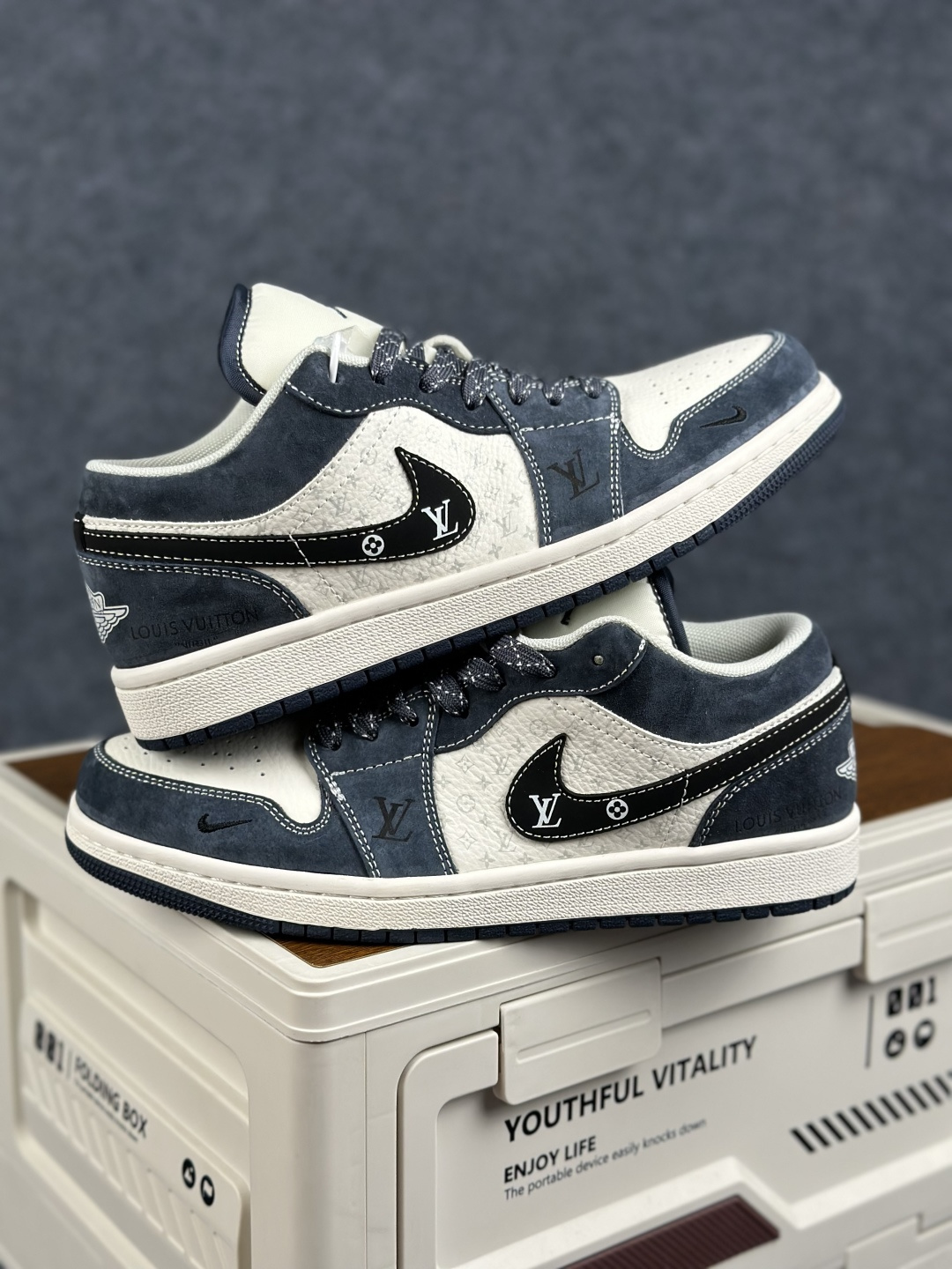 Nike Air Jordan 1 x lv联名 乔一‘DIY’定制 耐克 低帮文化篮球鞋 KG6669-F57-Top High Quatity Cheap Sneakers Fashion Clothing Clothes Bags handbags Shoes of all Brand wholesale With The best Quality And Beautiful Price from China Factory Chinese suppliers wholesaler seller Nike Air Jordan 1 x lv联名 乔一‘DIY’定制 耐克 低帮文化篮球鞋 KG6669-F57