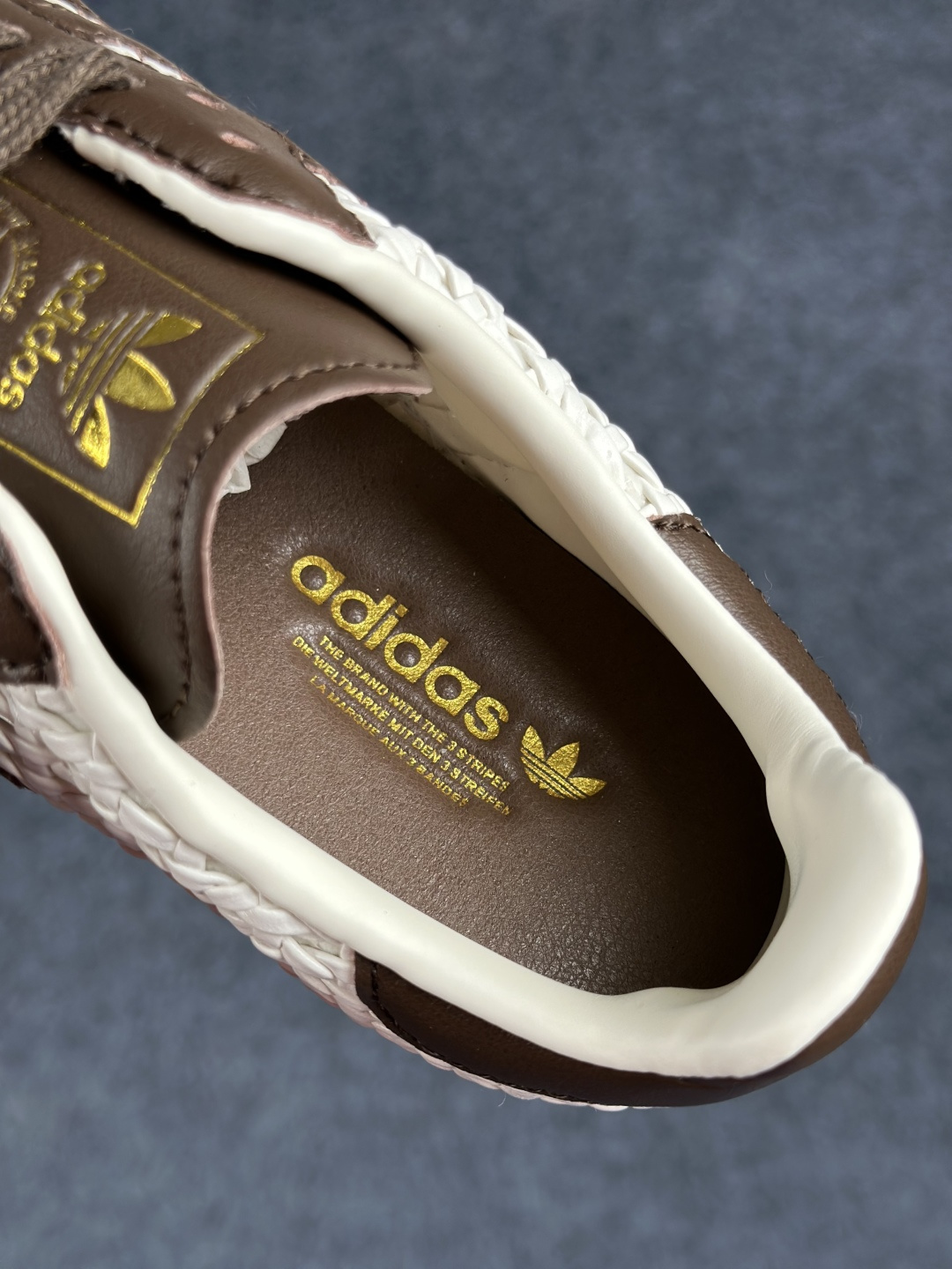 HZ版Adidas Originals Samba 阿迪达斯三叶草 桑巴舞系列绅士德训足球风百搭低帮休闲运动板鞋 IH9373-Top High Quatity Cheap Sneakers Fashion Clothing Clothes Bags handbags Shoes of all Brand wholesale With The best Quality And Beautiful Price from China Factory Chinese suppliers wholesaler seller HZ版Adidas Originals Samba 阿迪达斯三叶草 桑巴舞系列绅士德训足球风百搭低帮休闲运动板鞋 IH9373