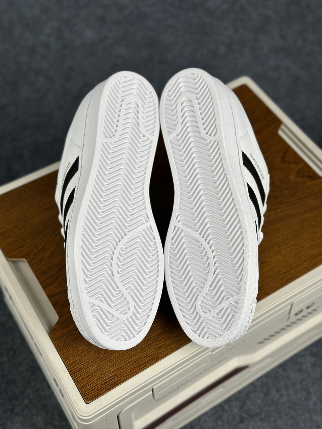 Adidas Originals Superstar 全新配色 定制贝壳头休闲板鞋 EG4958-Top High Quatity Cheap Sneakers Fashion Clothing Clothes Bags handbags Shoes of all Brand wholesale With The best Quality And Beautiful Price from China Factory Chinese suppliers wholesaler seller Adidas Originals Superstar 全新配色 定制贝壳头休闲板鞋 EG4958