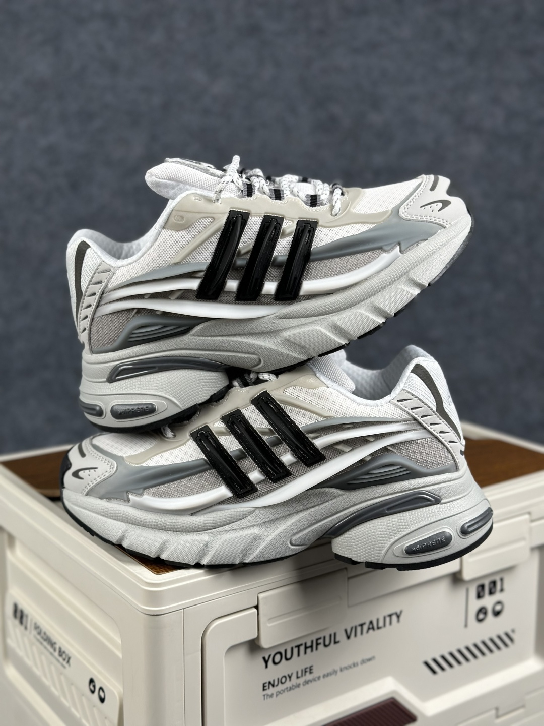 外贸爆款 Pharrell x Adidas Adistar Jellyfish GLX 2.0阿迪达斯联名款低帮复古风老爹鞋 jP9265-Top High Quatity Cheap Sneakers Fashion Clothing Clothes Bags handbags Shoes of all Brand wholesale With The best Quality And Beautiful Price from China Factory Chinese suppliers wholesaler seller 外贸爆款 Pharrell x Adidas Adistar Jellyfish GLX 2.0阿迪达斯联名款低帮复古风老爹鞋 jP9265