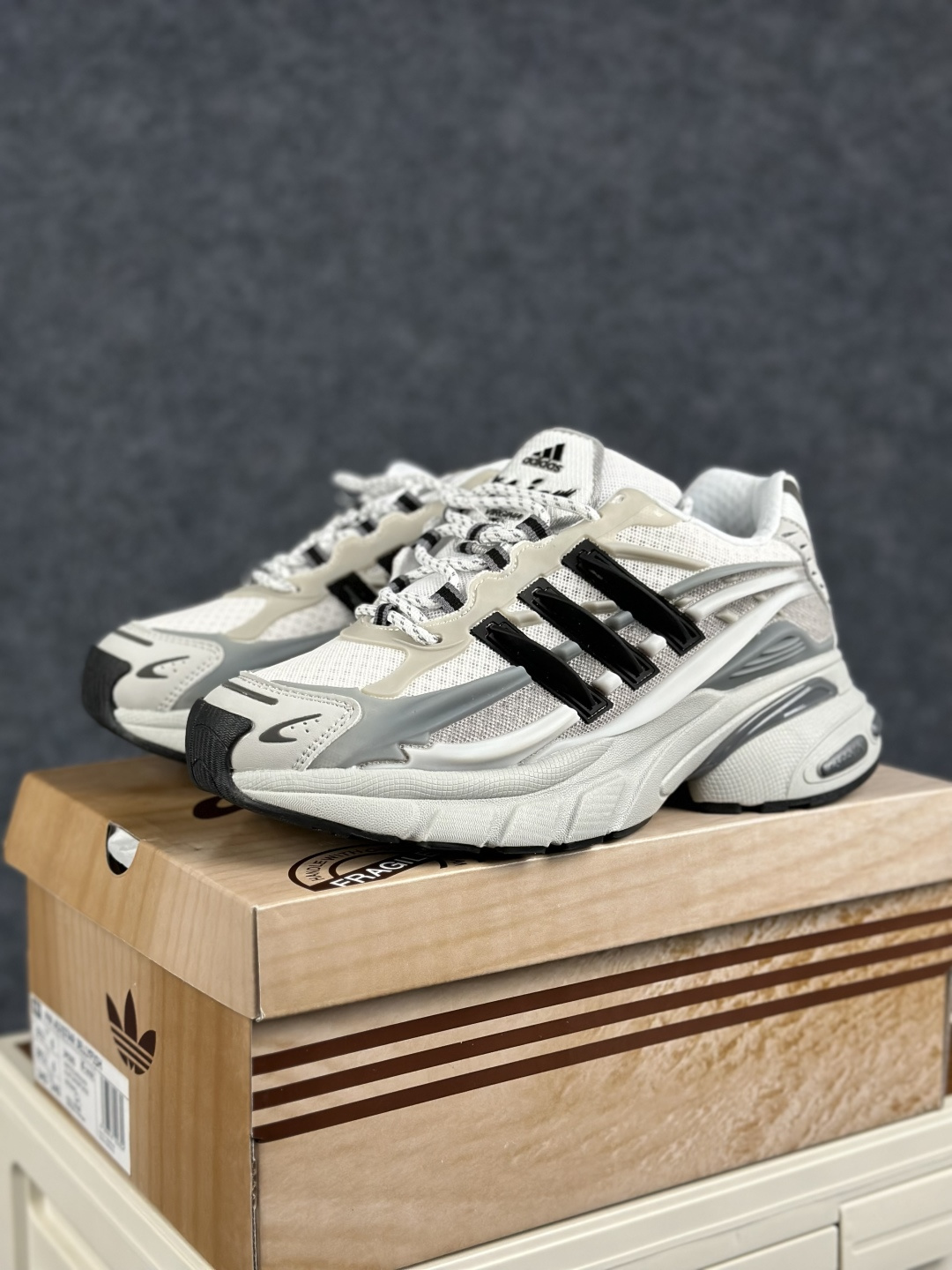 外贸爆款 Pharrell x Adidas Adistar Jellyfish GLX 2.0阿迪达斯联名款低帮复古风老爹鞋 jP9265-Top High Quatity Cheap Sneakers Fashion Clothing Clothes Bags handbags Shoes of all Brand wholesale With The best Quality And Beautiful Price from China Factory Chinese suppliers wholesaler seller 外贸爆款 Pharrell x Adidas Adistar Jellyfish GLX 2.0阿迪达斯联名款低帮复古风老爹鞋 jP9265