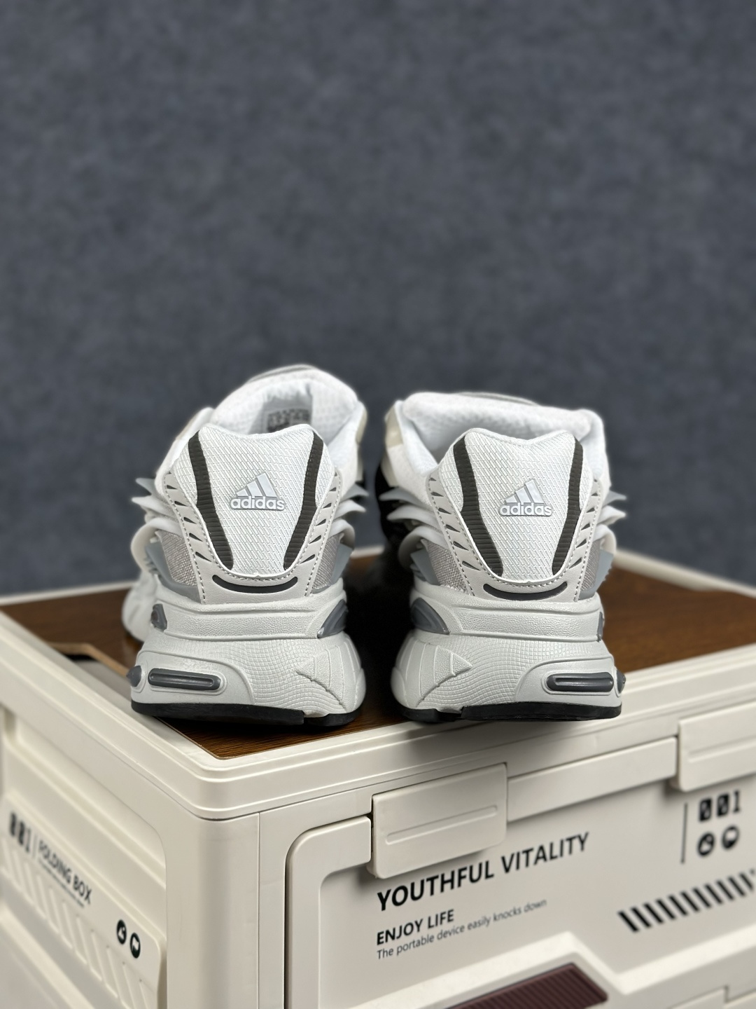外贸爆款 Pharrell x Adidas Adistar Jellyfish GLX 2.0阿迪达斯联名款低帮复古风老爹鞋 jP9265-Top High Quatity Cheap Sneakers Fashion Clothing Clothes Bags handbags Shoes of all Brand wholesale With The best Quality And Beautiful Price from China Factory Chinese suppliers wholesaler seller 外贸爆款 Pharrell x Adidas Adistar Jellyfish GLX 2.0阿迪达斯联名款低帮复古风老爹鞋 jP9265