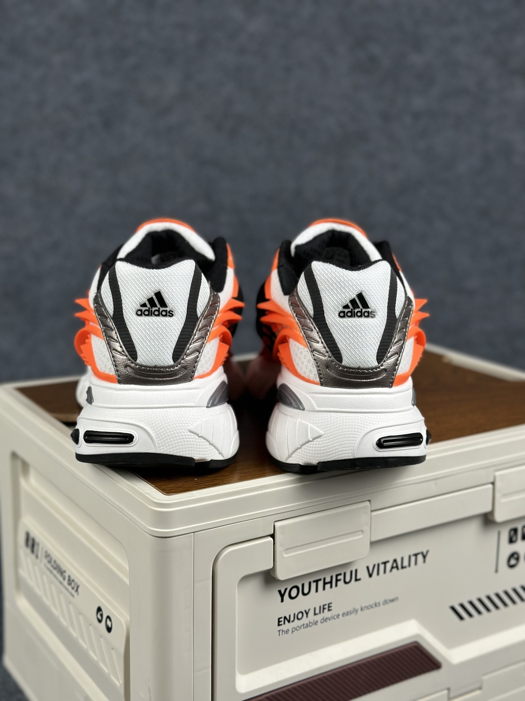 外贸爆款 Pharrell x Adidas Adistar Jellyfish GLX 2.0阿迪达斯联名款低帮复古风老爹鞋 HQ7468-Top High Quatity Cheap Sneakers Fashion Clothing Clothes Bags handbags Shoes of all Brand wholesale With The best Quality And Beautiful Price from China Factory Chinese suppliers wholesaler seller 外贸爆款 Pharrell x Adidas Adistar Jellyfish GLX 2.0阿迪达斯联名款低帮复古风老爹鞋 HQ7468